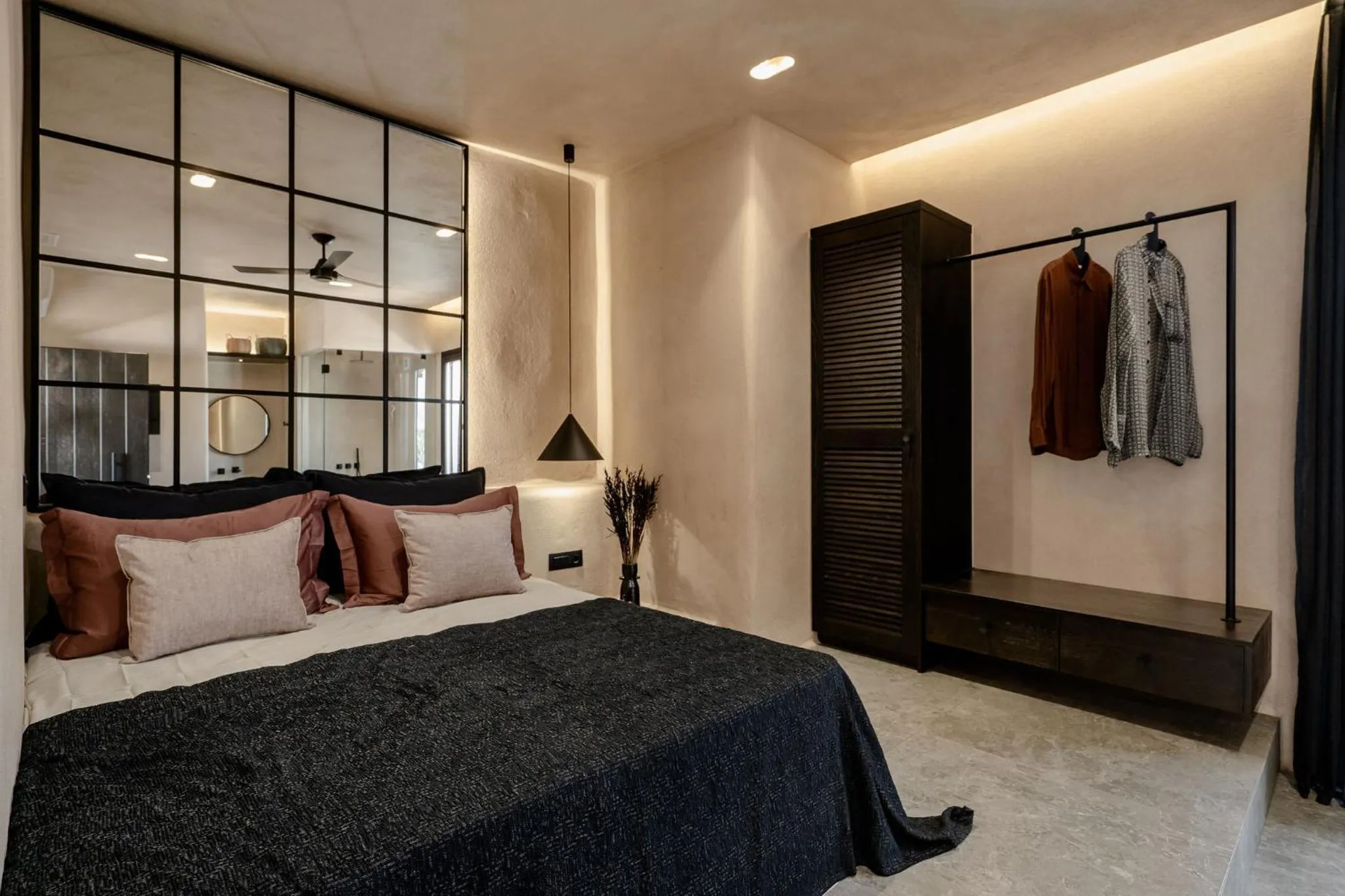 Photo of the whole room, Bed in Emery Hotel