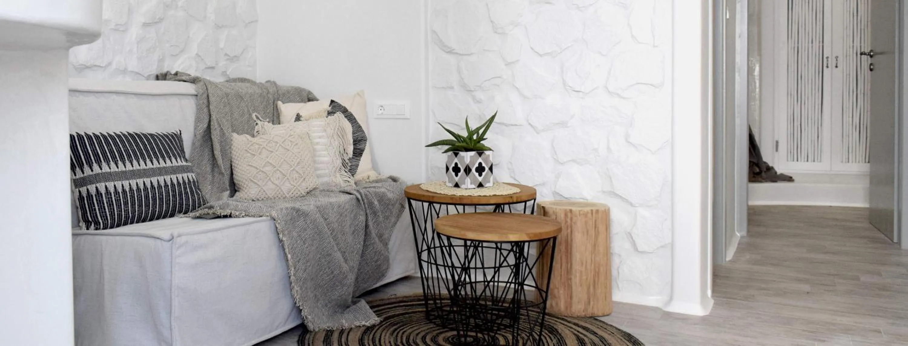 Living room in Emery Hotel