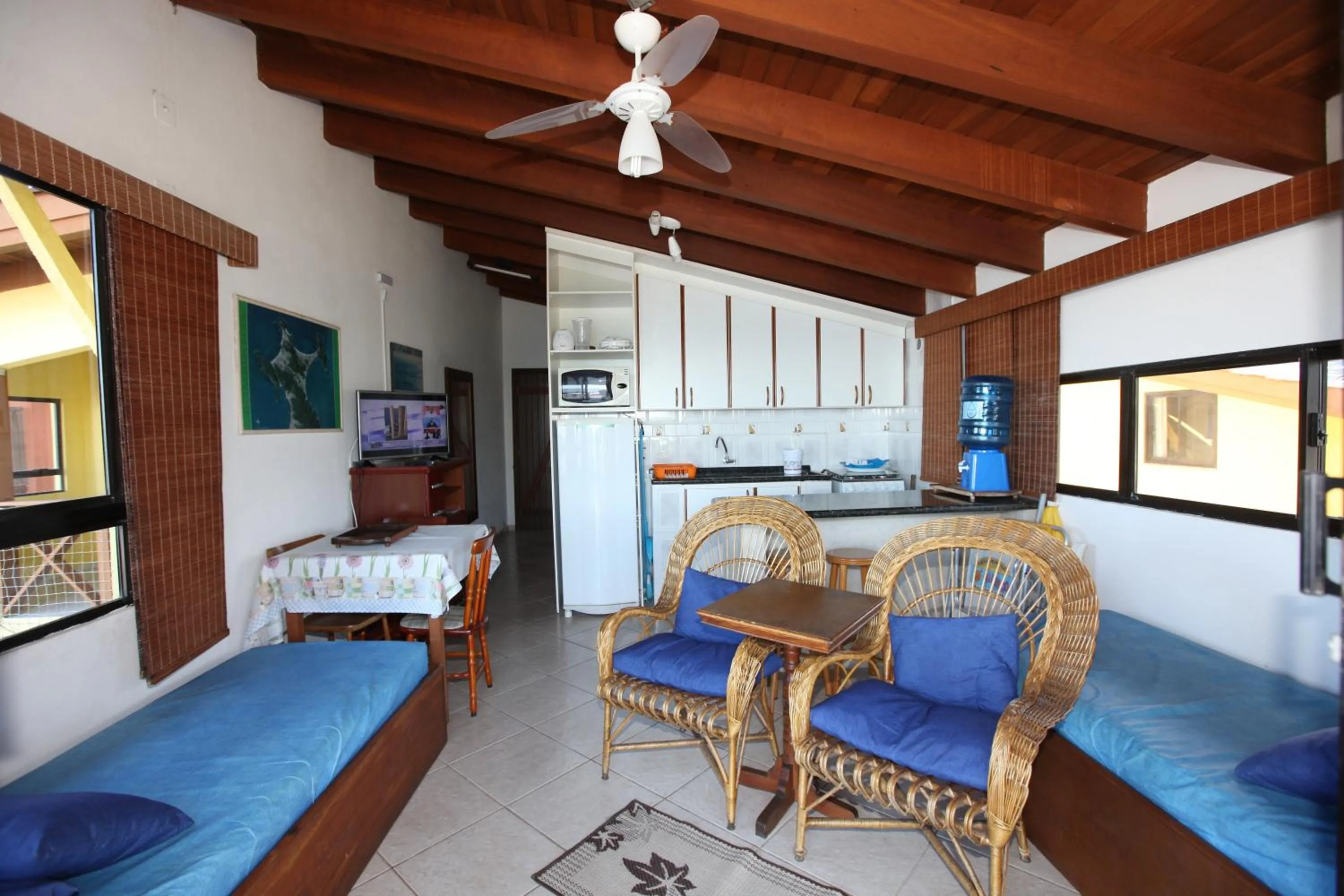 Dining area in Pousada Hibisco