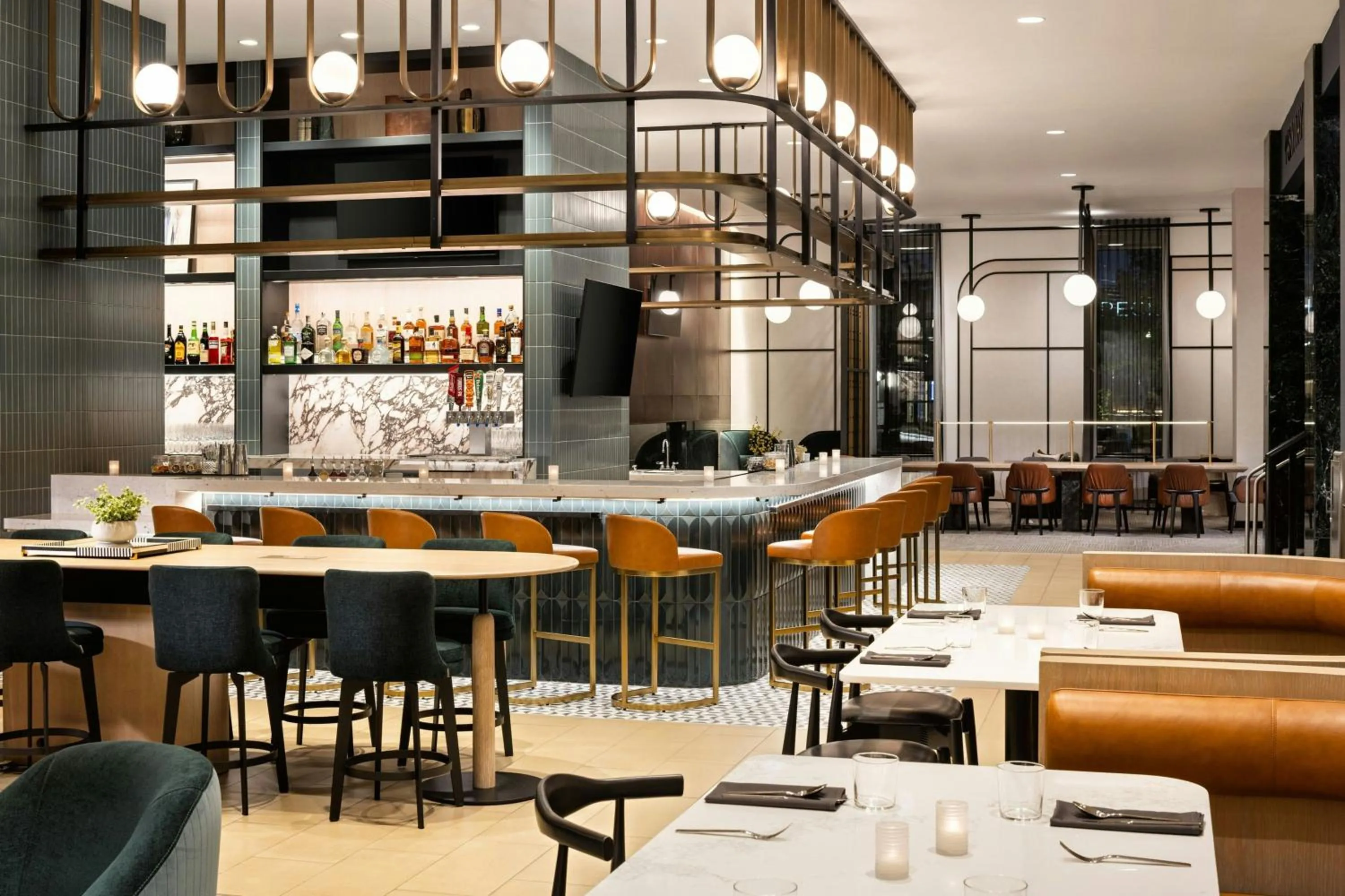 Restaurant/places to eat in Sheraton Minneapolis Downtown Convention Center