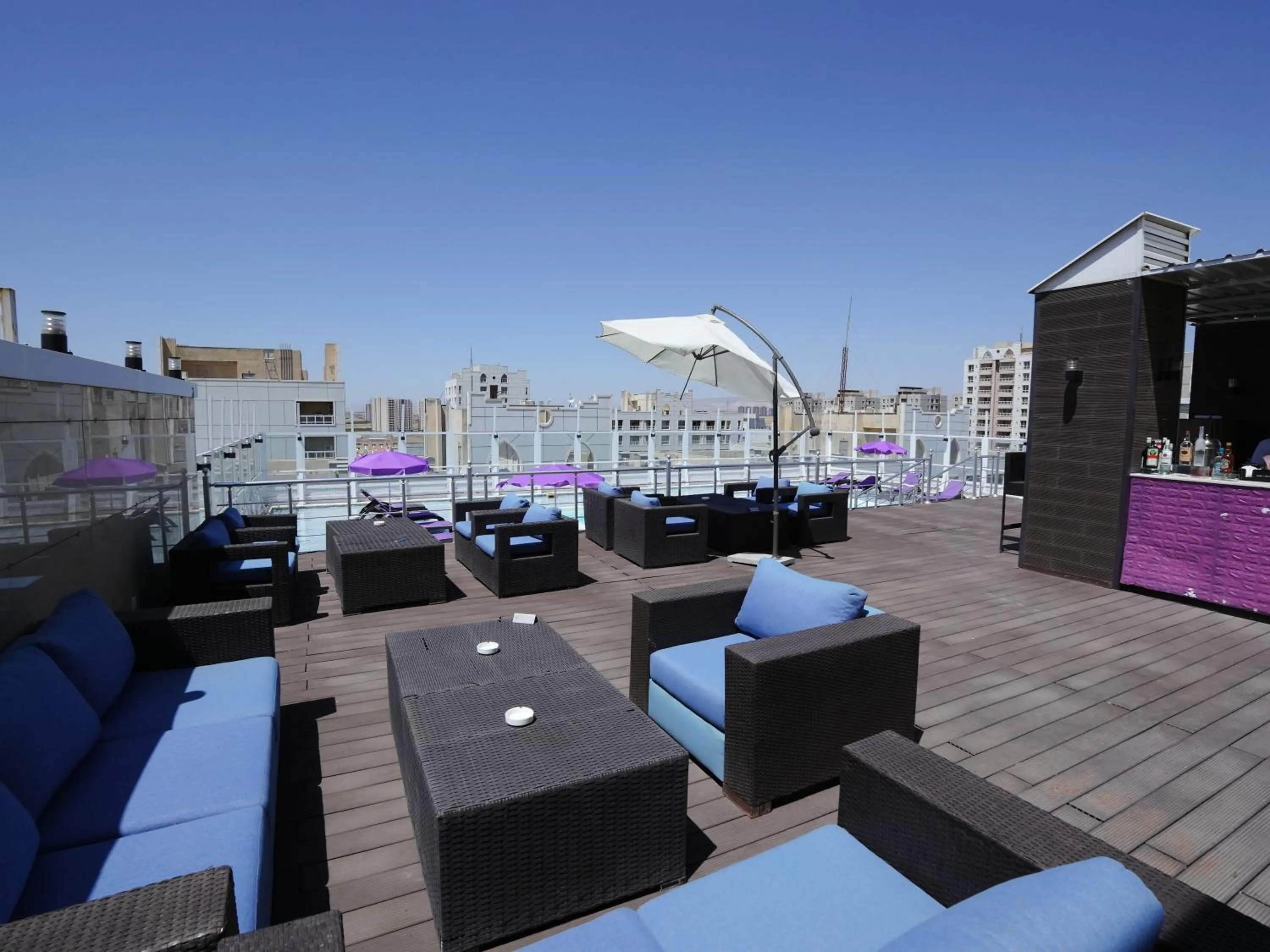 Swimming pool in Masaya By Emerald