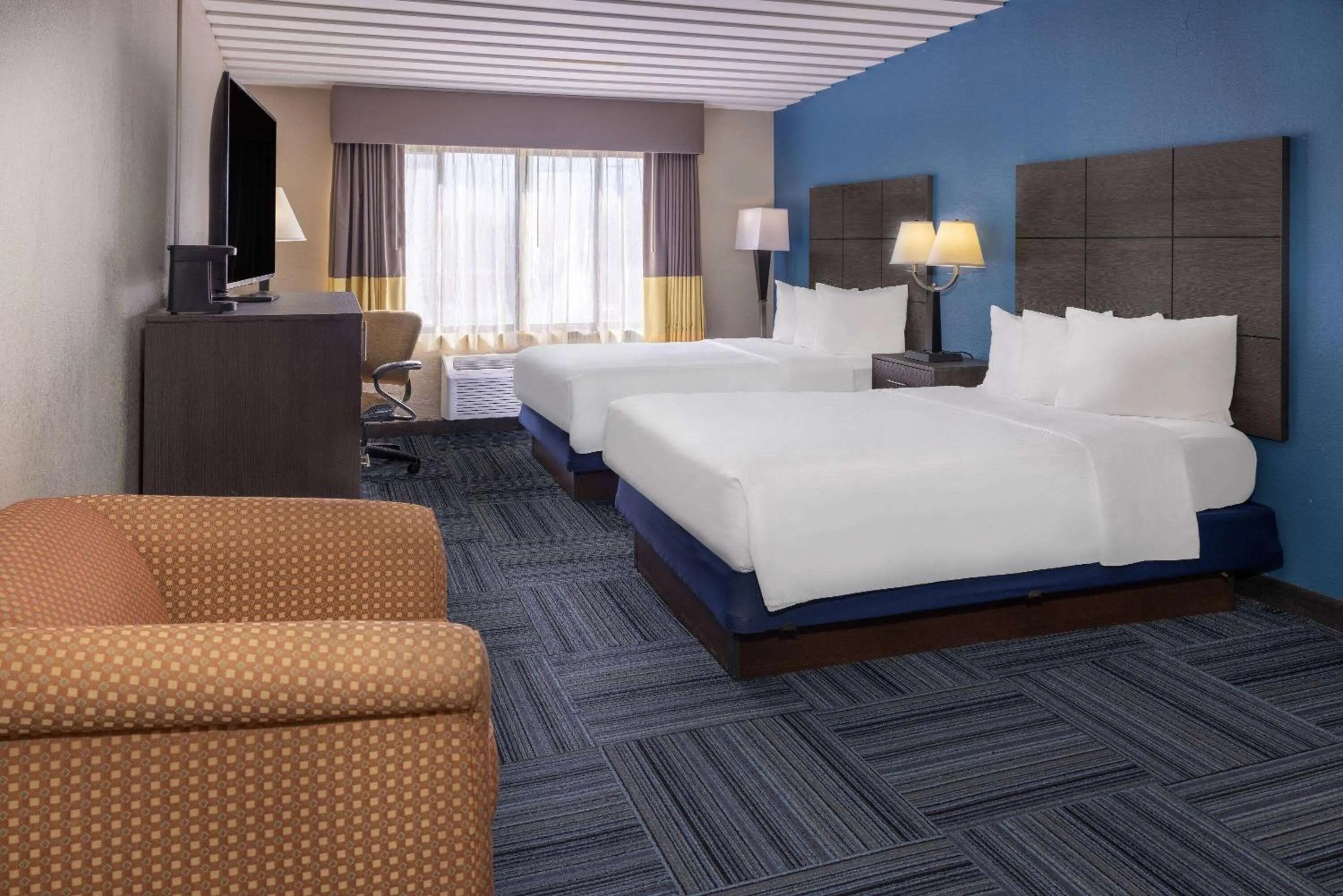 Photo of the whole room, Bed in Baymont by Wyndham Appleton