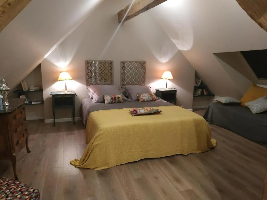 Photo of the whole room, Bed in closerie des laudieres