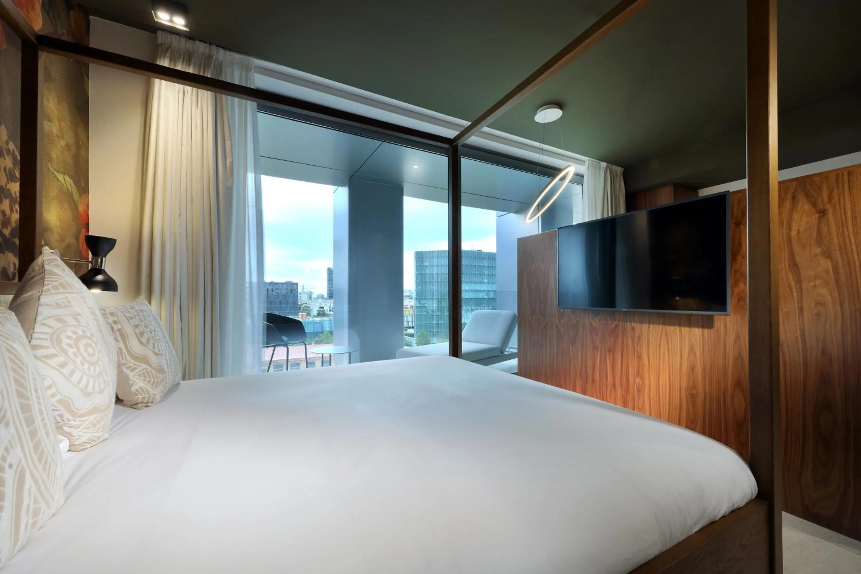 TV and multimedia, Bed in Hotel SB Glow 4 Sup