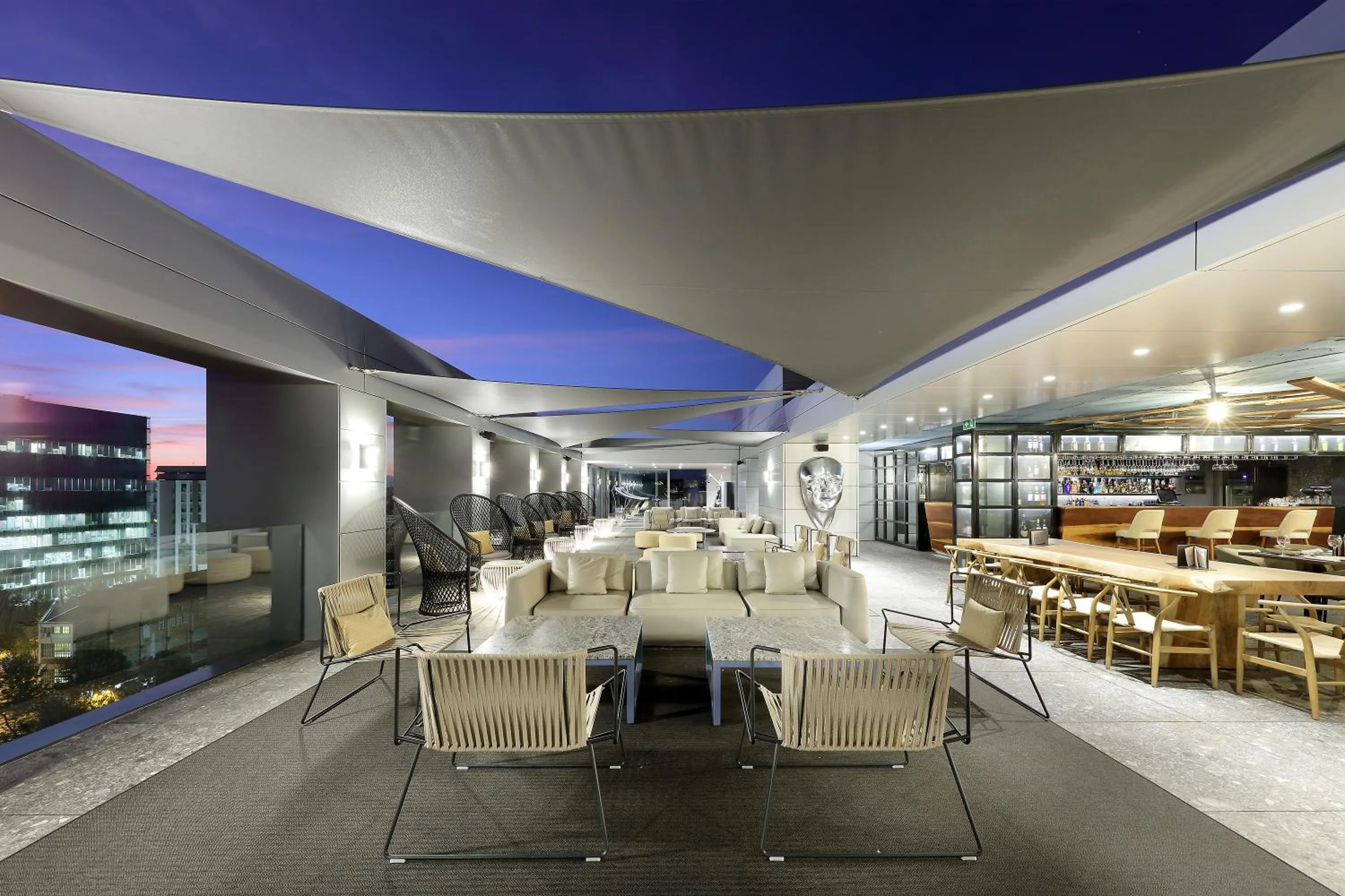 Restaurant/places to eat in Hotel SB Glow 4 Sup