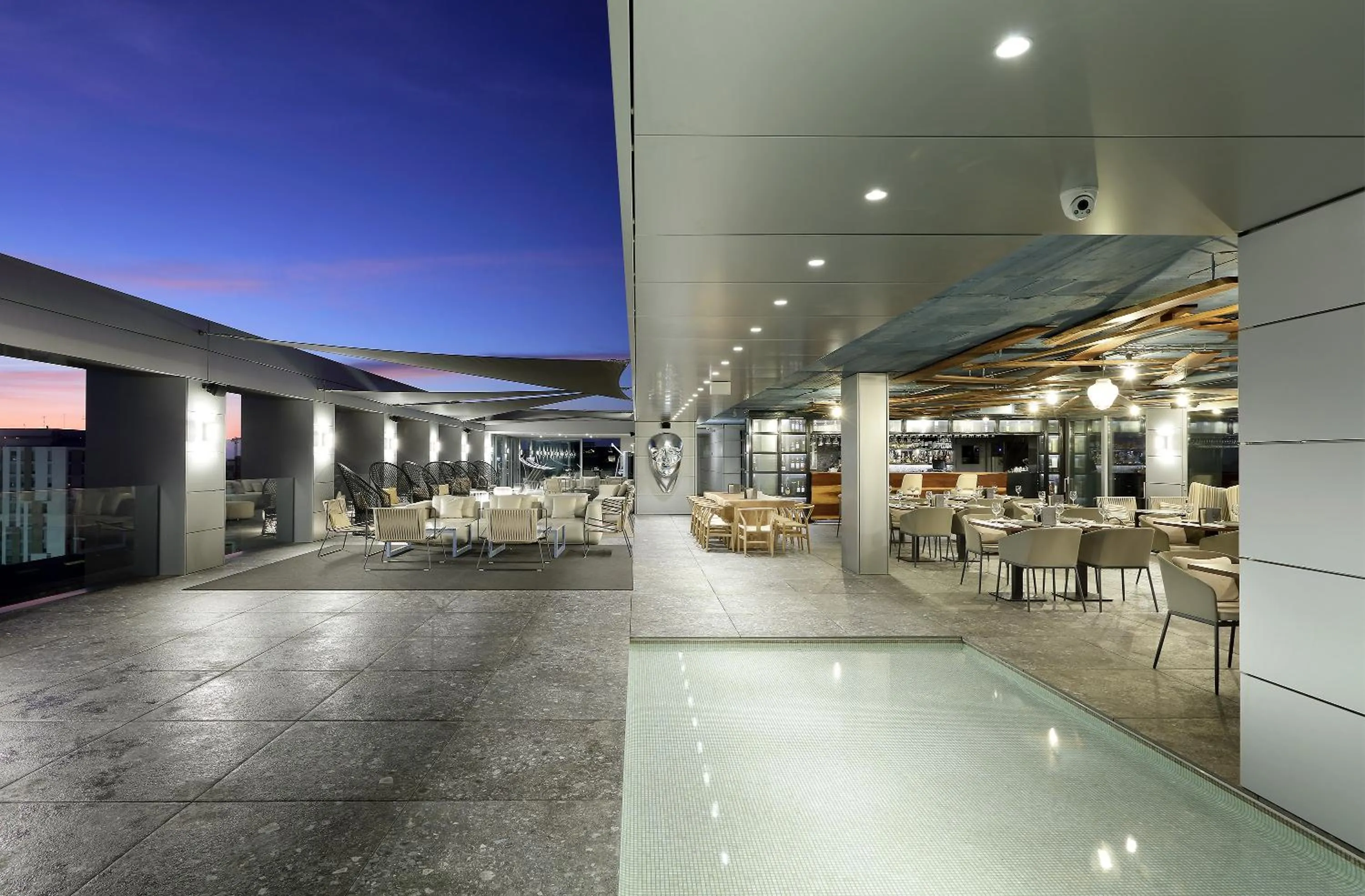 Restaurant/places to eat in Hotel SB Glow 4 Sup