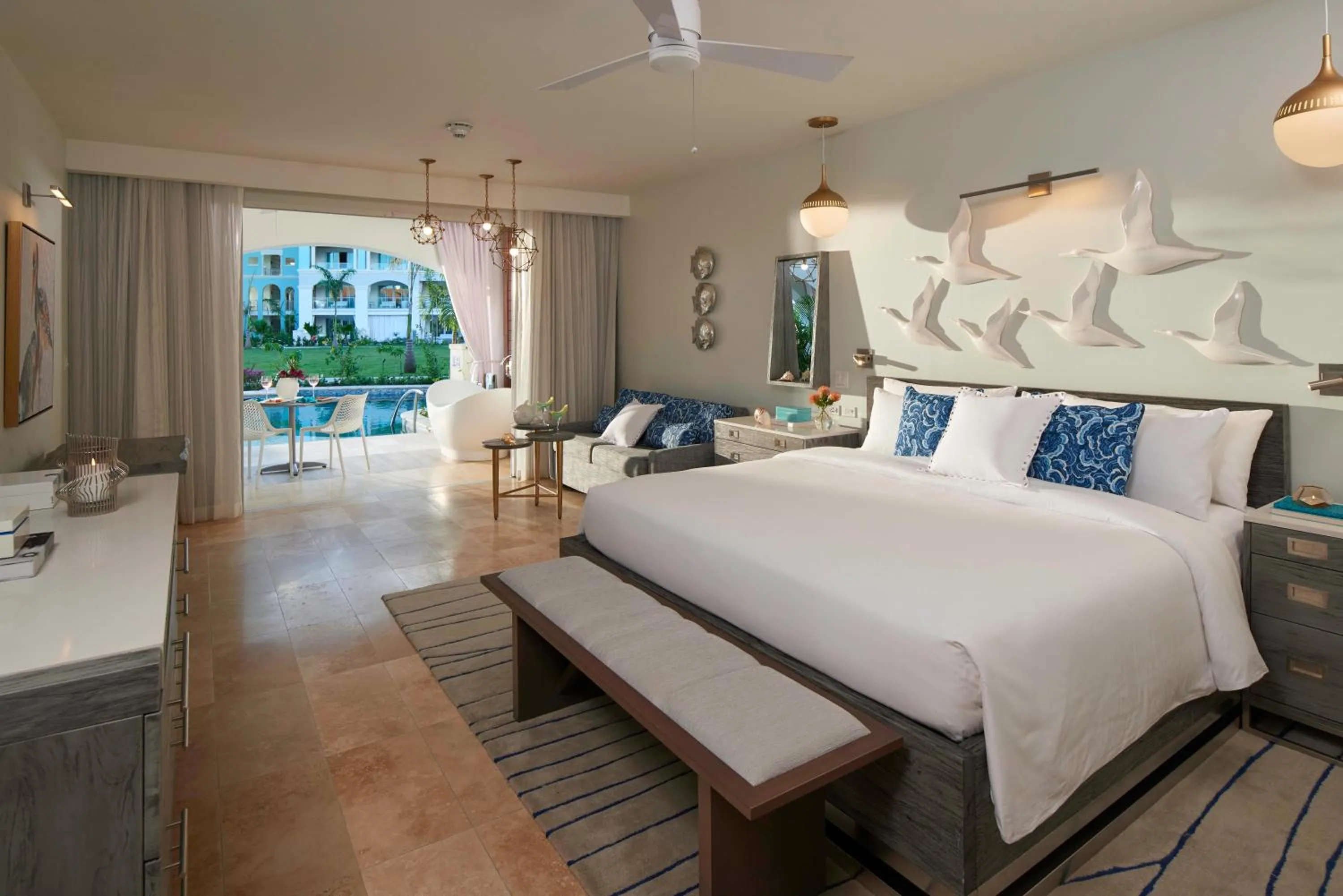 Royal Seaside Swim-up Club Level Ultra Suite w/ Patio Tranquility Soaking Tub in Sandals Royal Barbados All Inclusive - Couples Only
