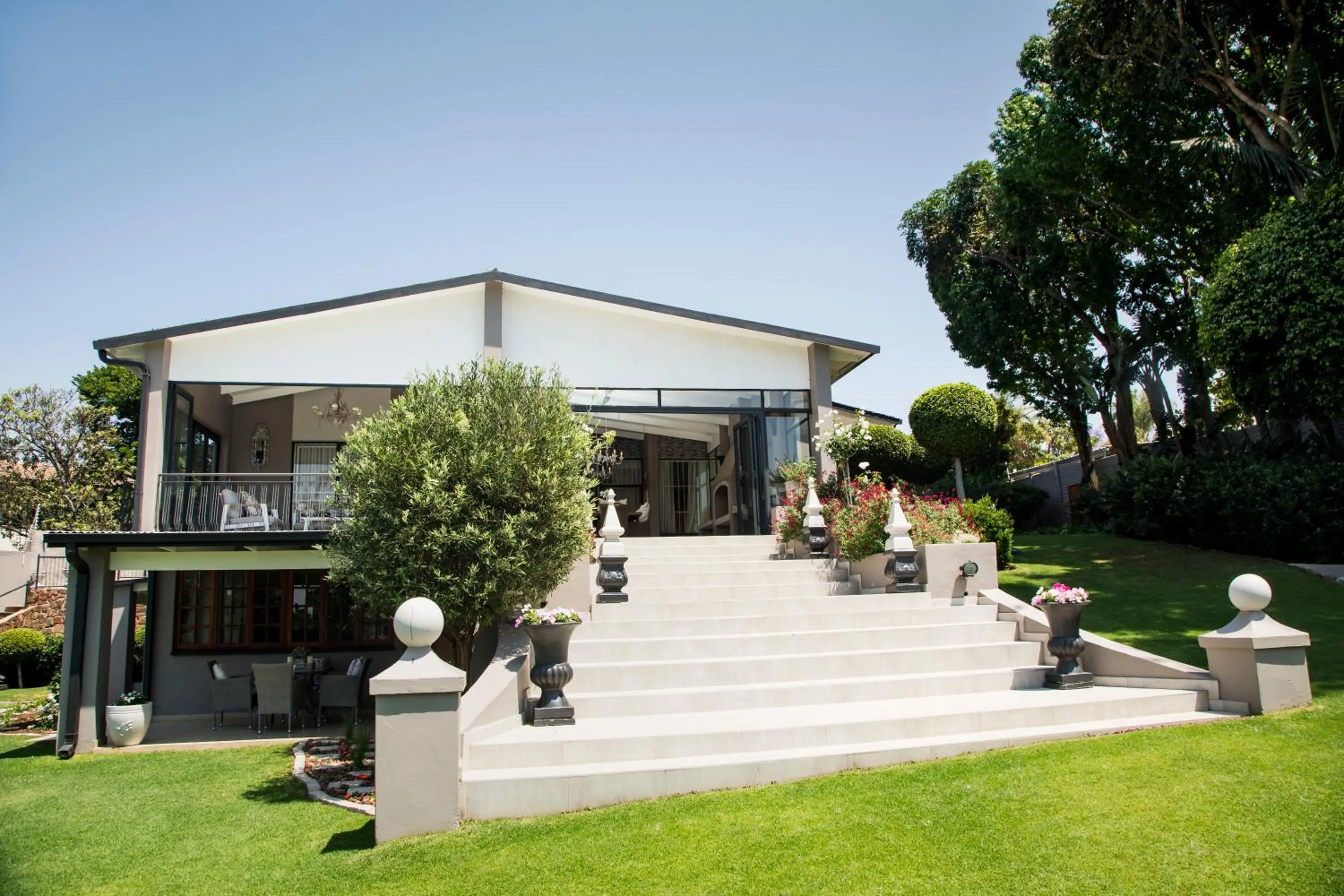 Garden in La Vida Luka - Luxury Guesthouse