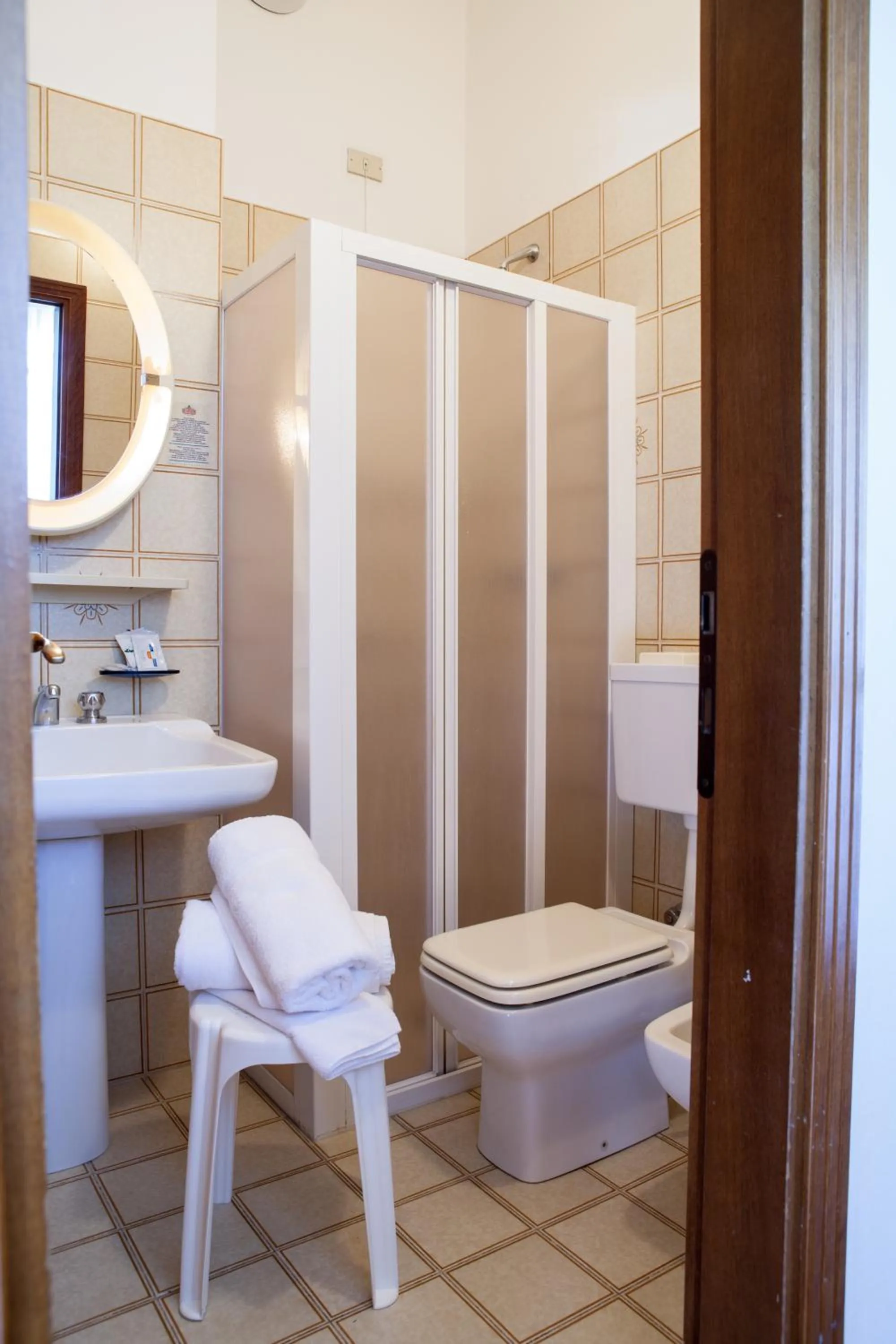 Shower in Hotel Sancamillo