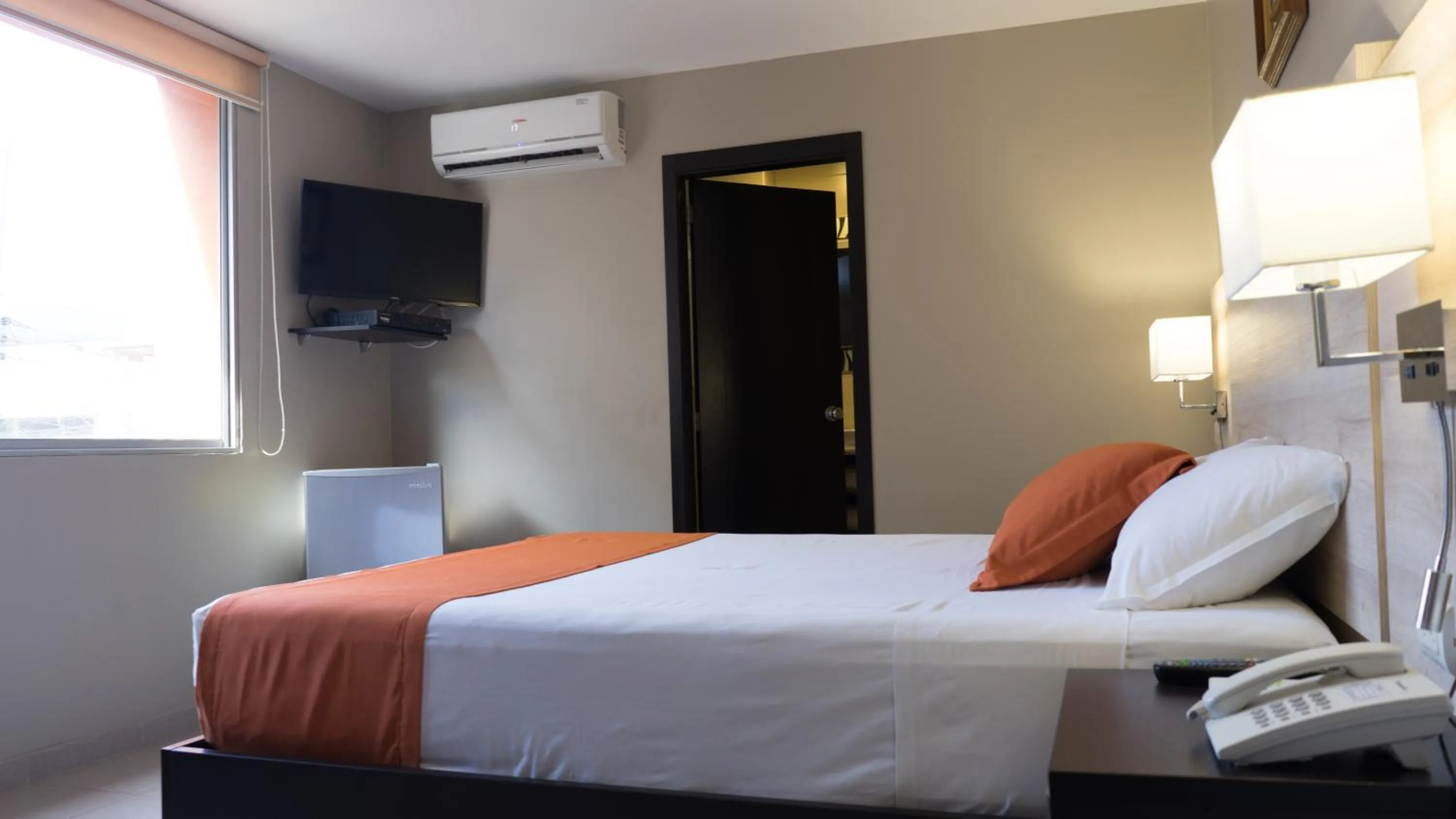 Bed in Hotel Los Almendros