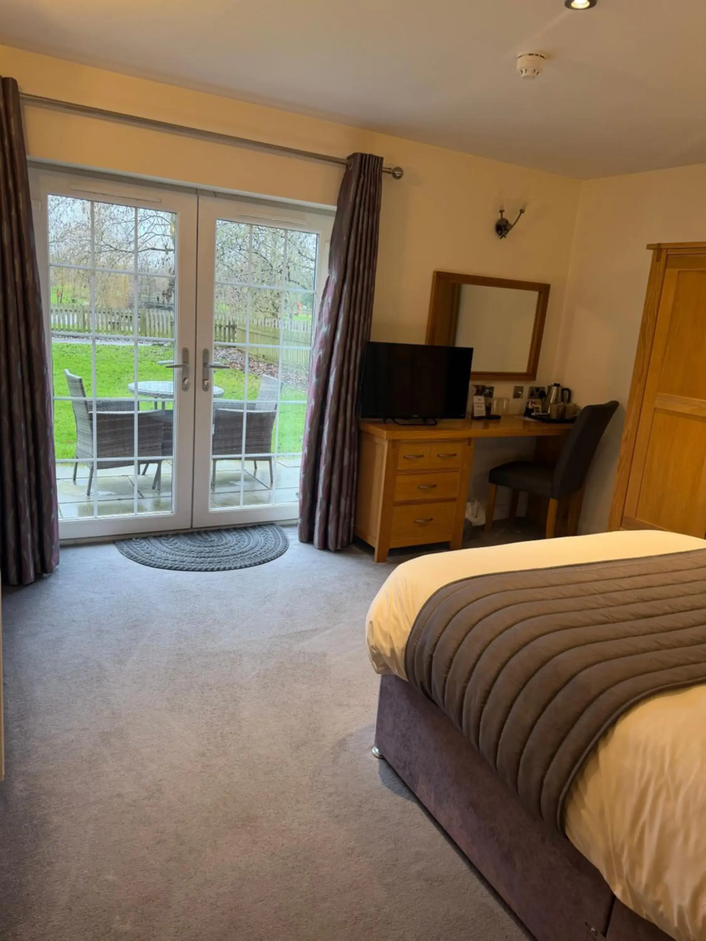 Double Room with Lake View in Charnock Farm Double Room with Lake View in Charnock Farm
