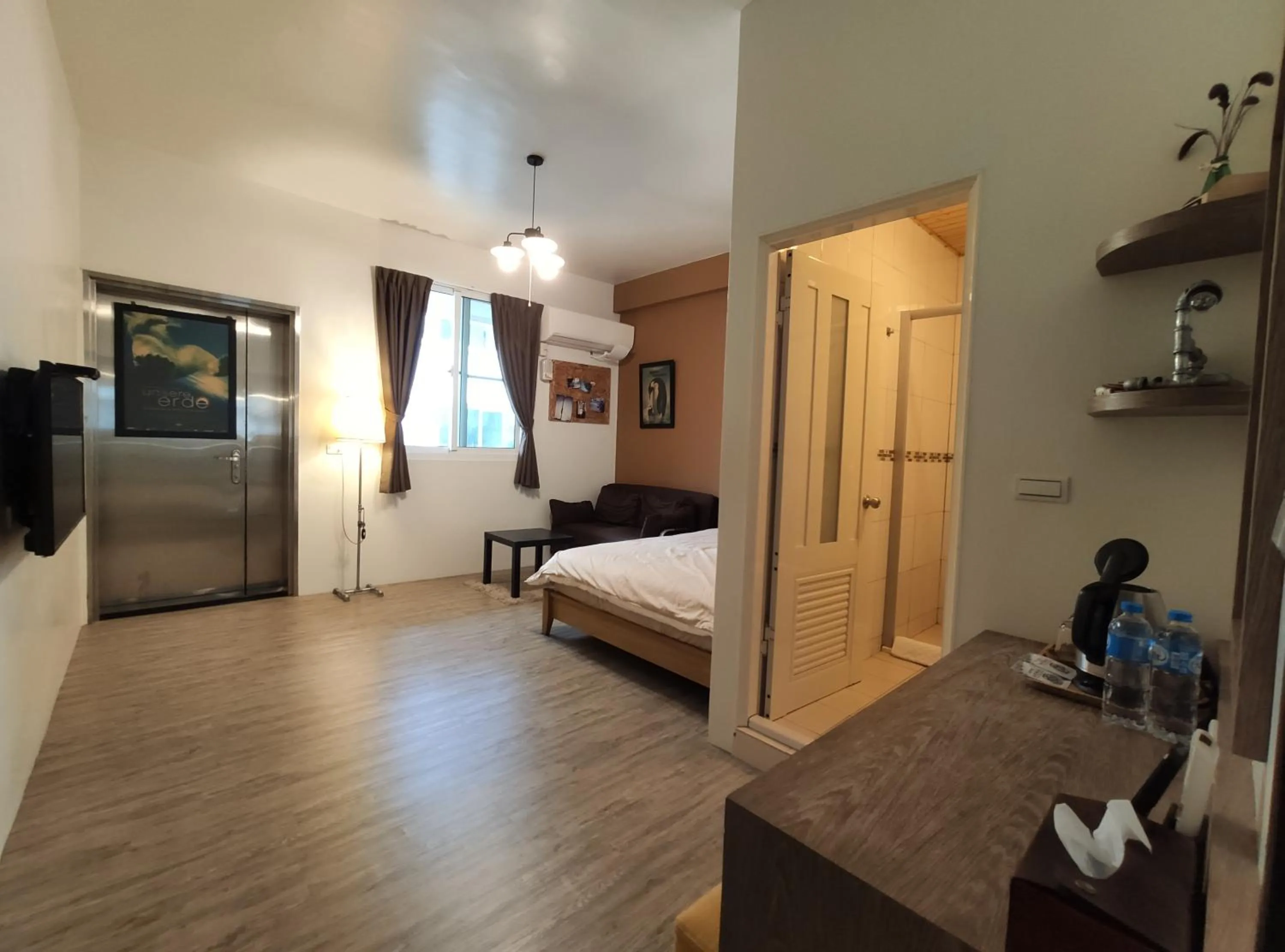 Photo of the whole room, Bed in Iron St. House