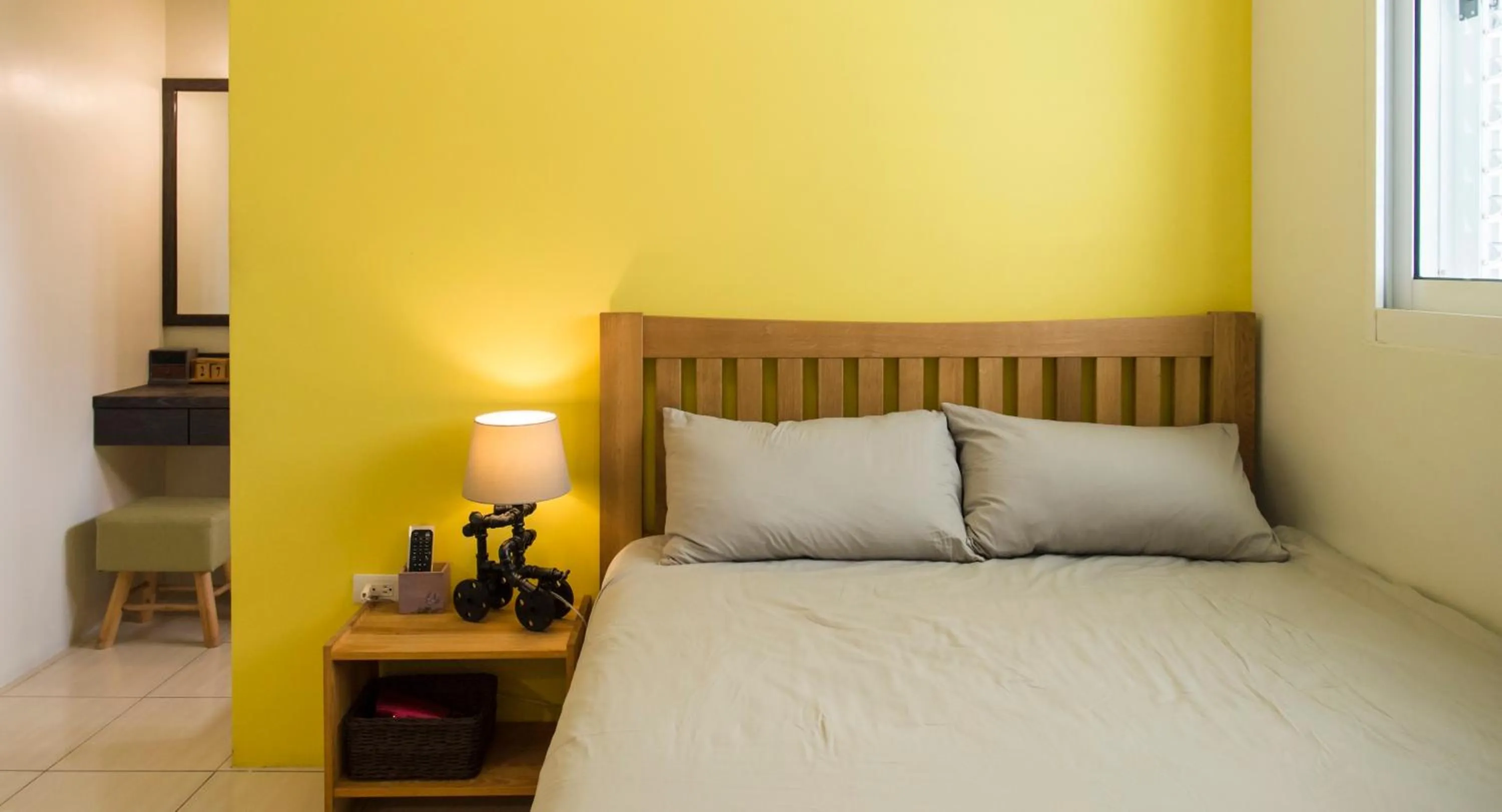 Photo of the whole room, Bed in Iron St. House