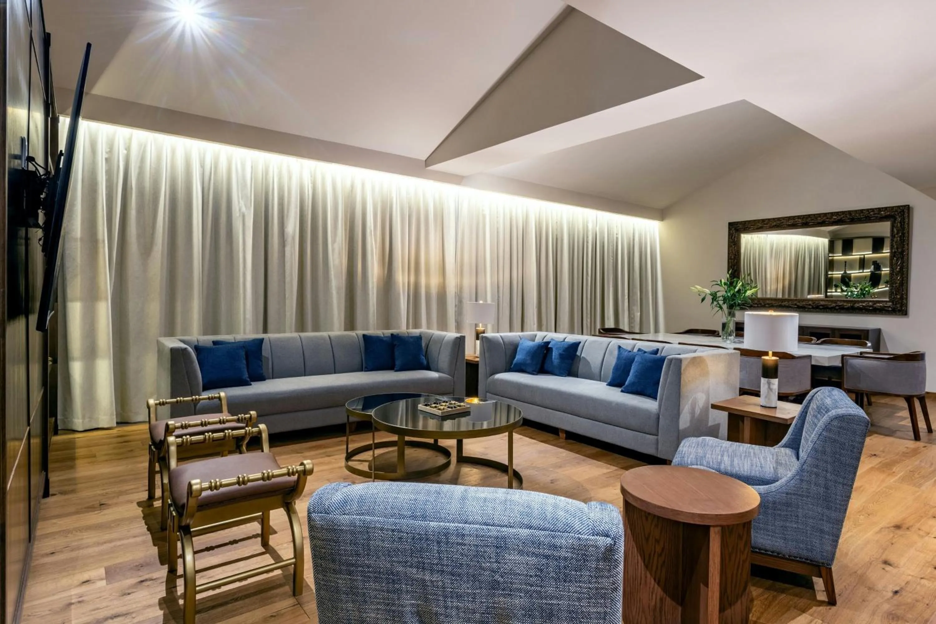 Photo of the whole room in Casa Mayor Saltillo, Hotel Hacienda