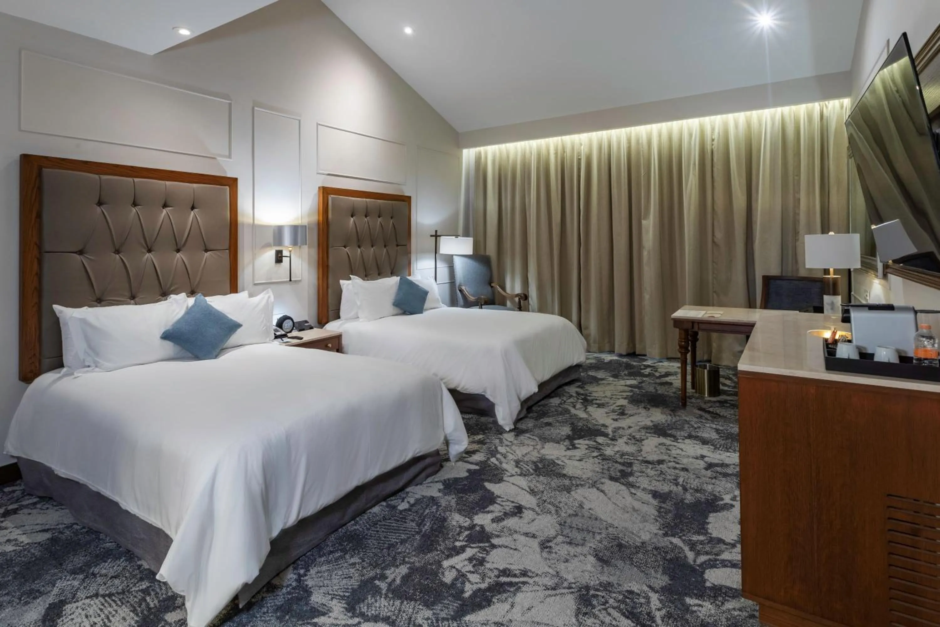 Bedroom, Bed in Quinta Real Saltillo