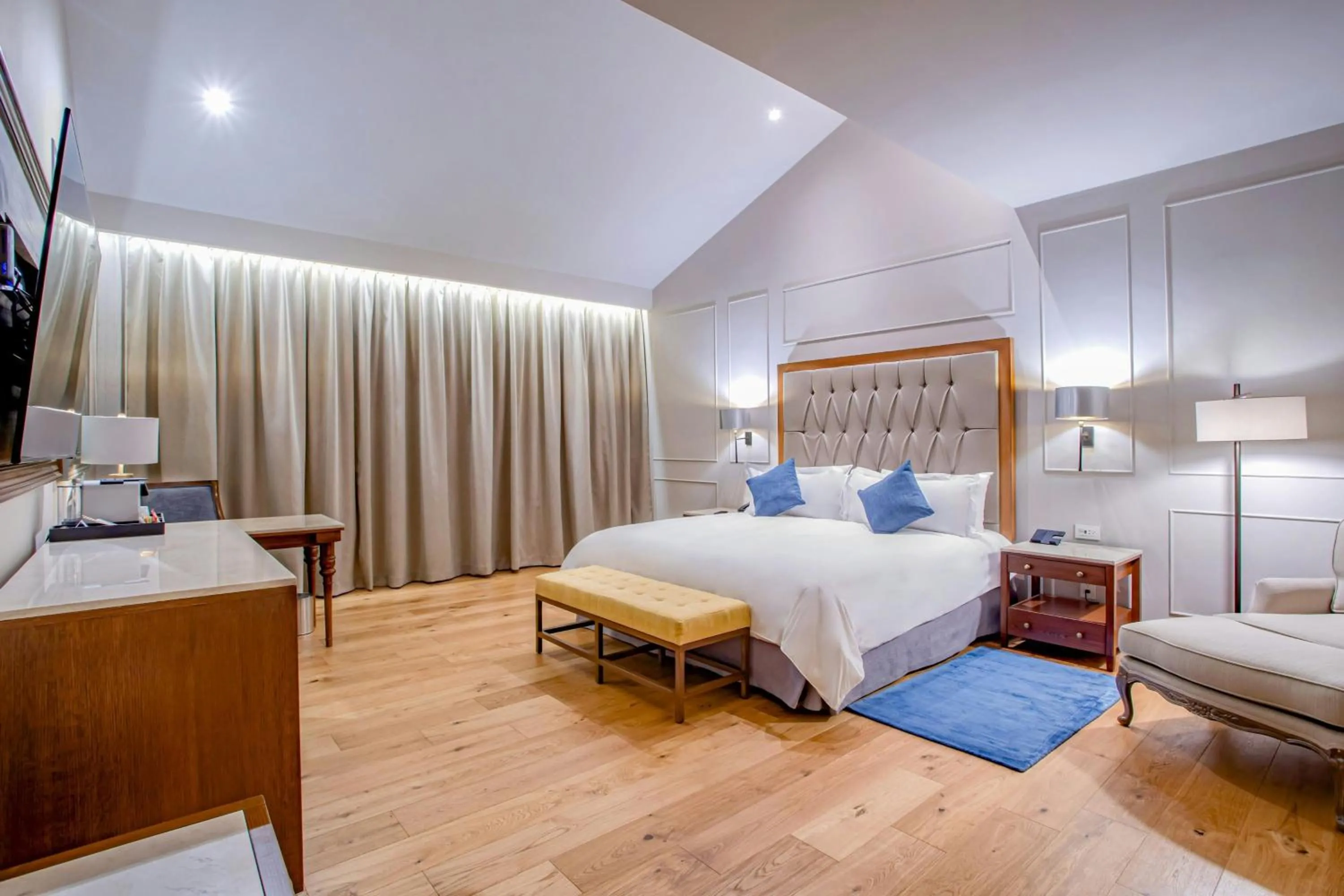 Photo of the whole room, Bed in Casa Mayor Saltillo, Hotel Hacienda