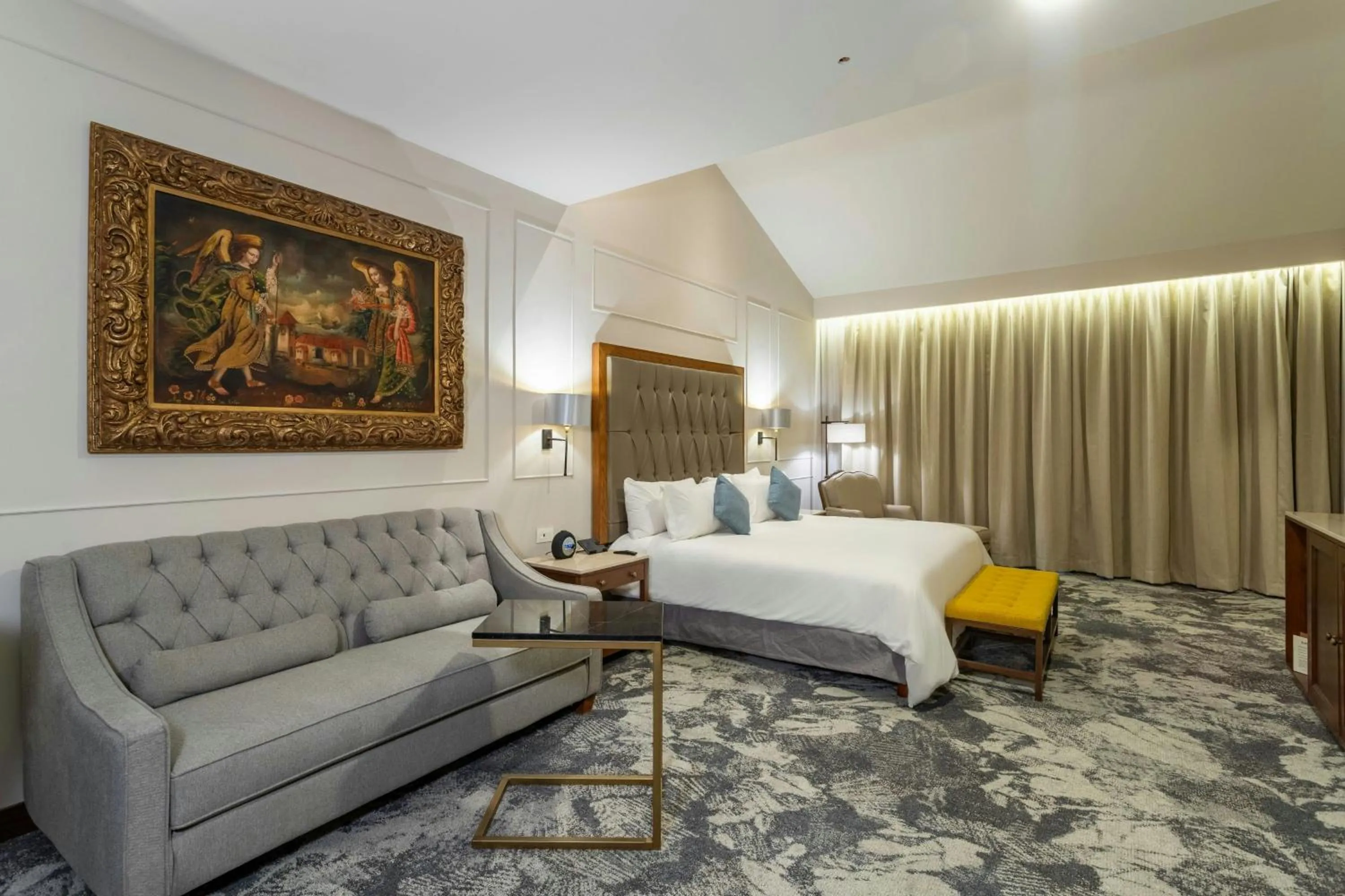 Photo of the whole room, Bed in Casa Mayor Saltillo, Hotel Hacienda