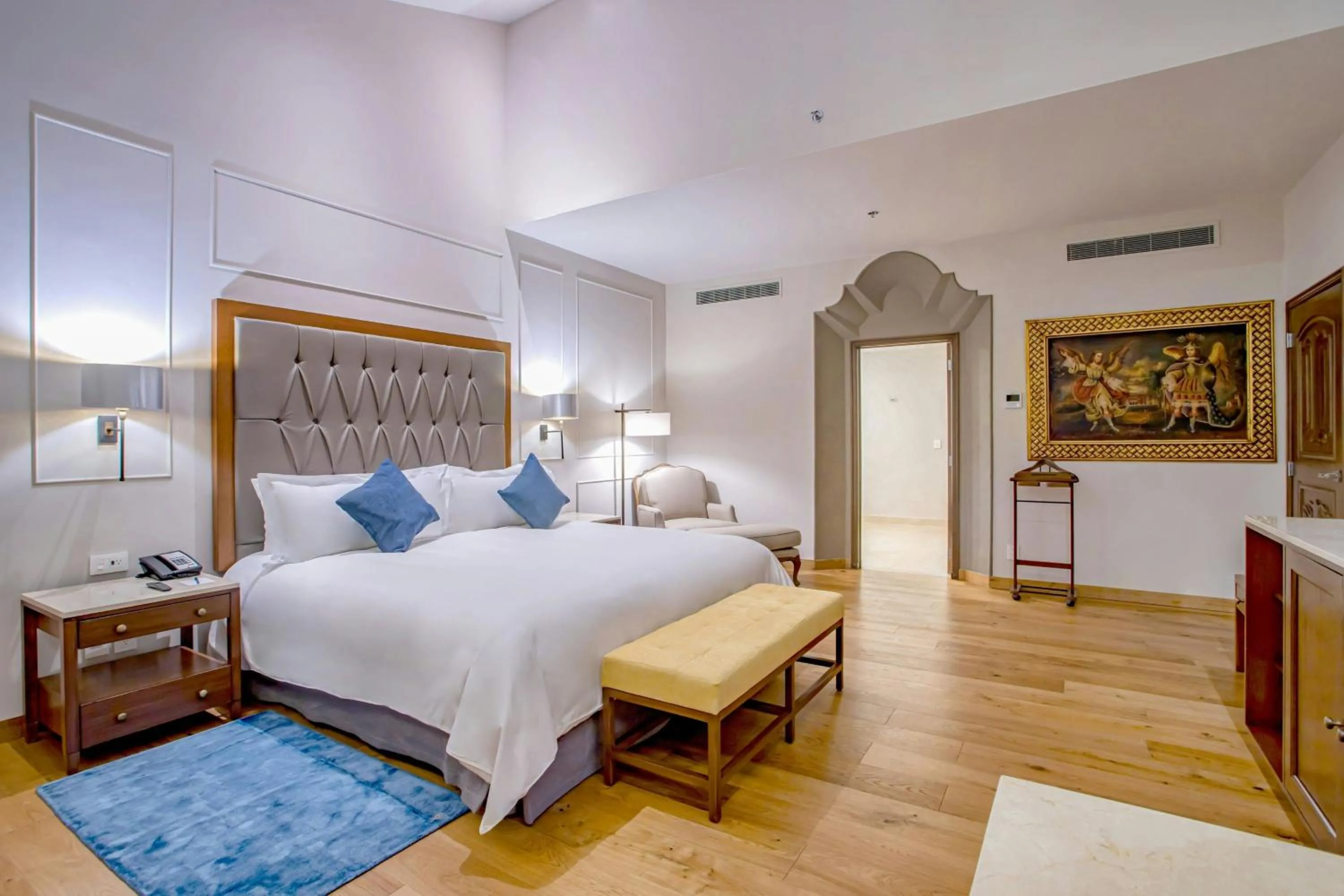Photo of the whole room, Bed in Casa Mayor Saltillo, Hotel Hacienda