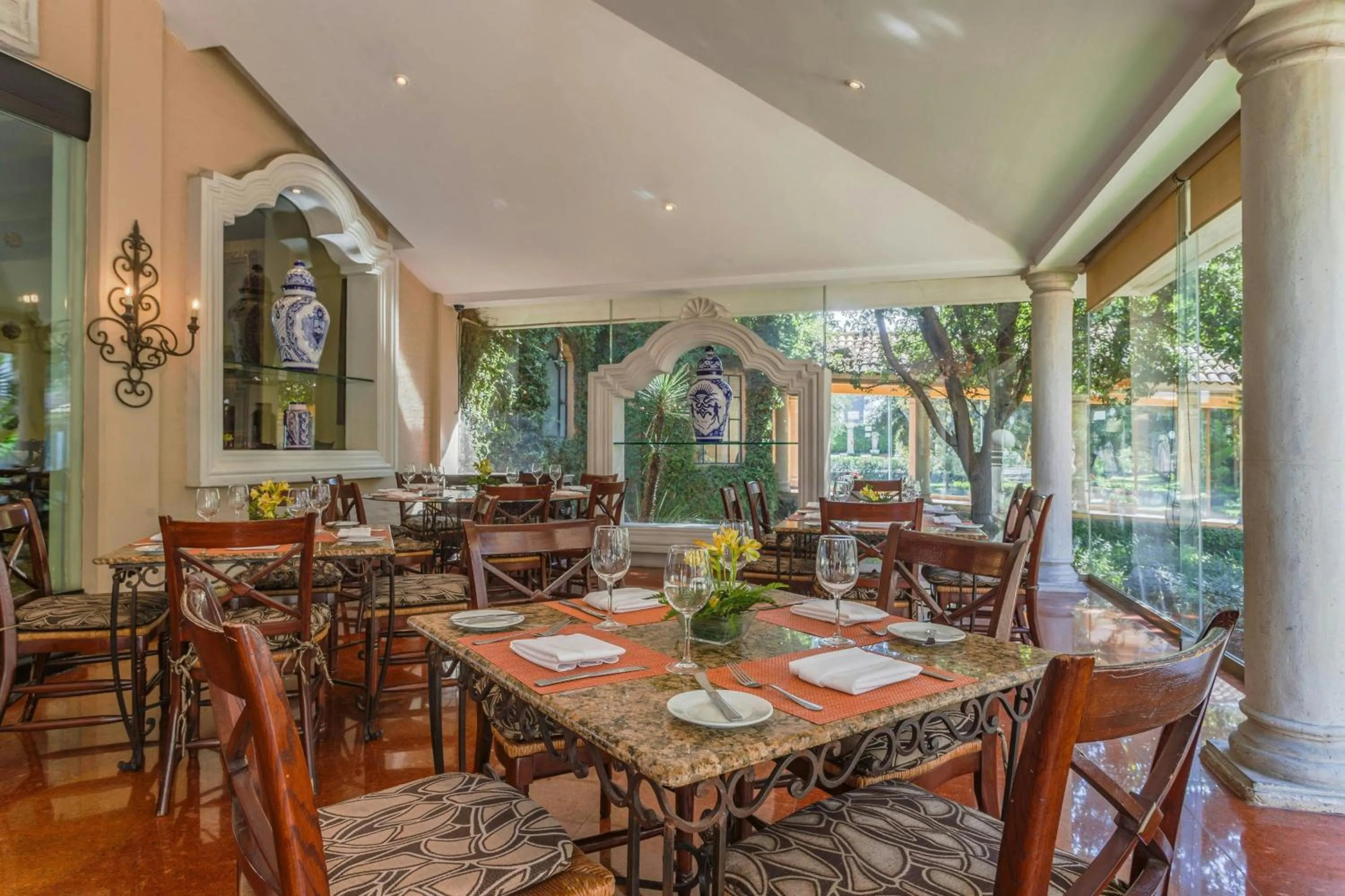 Restaurant/places to eat in Casa Mayor Saltillo, Hotel Hacienda