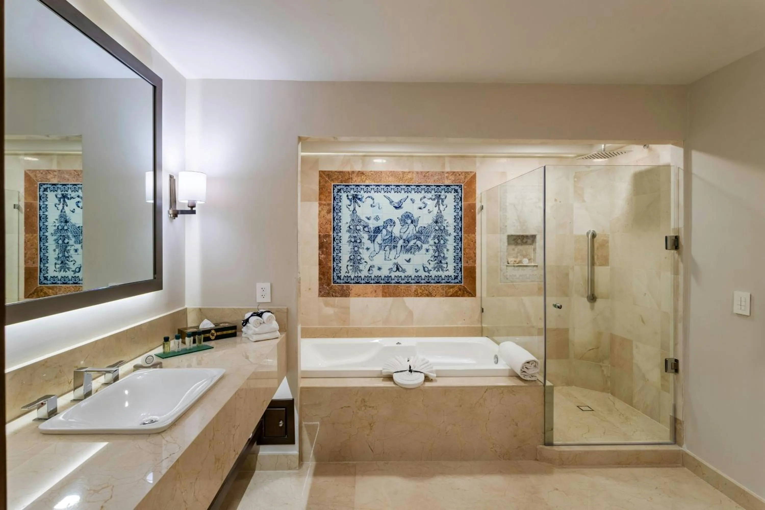 Bathroom in Casa Mayor Saltillo, Hotel Hacienda