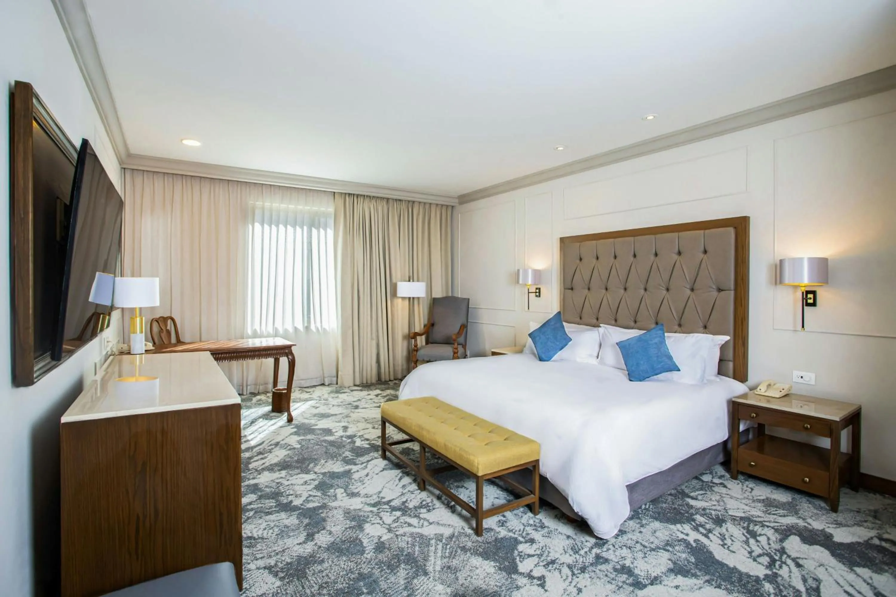 Photo of the whole room, Bed in Casa Mayor Saltillo, Hotel Hacienda