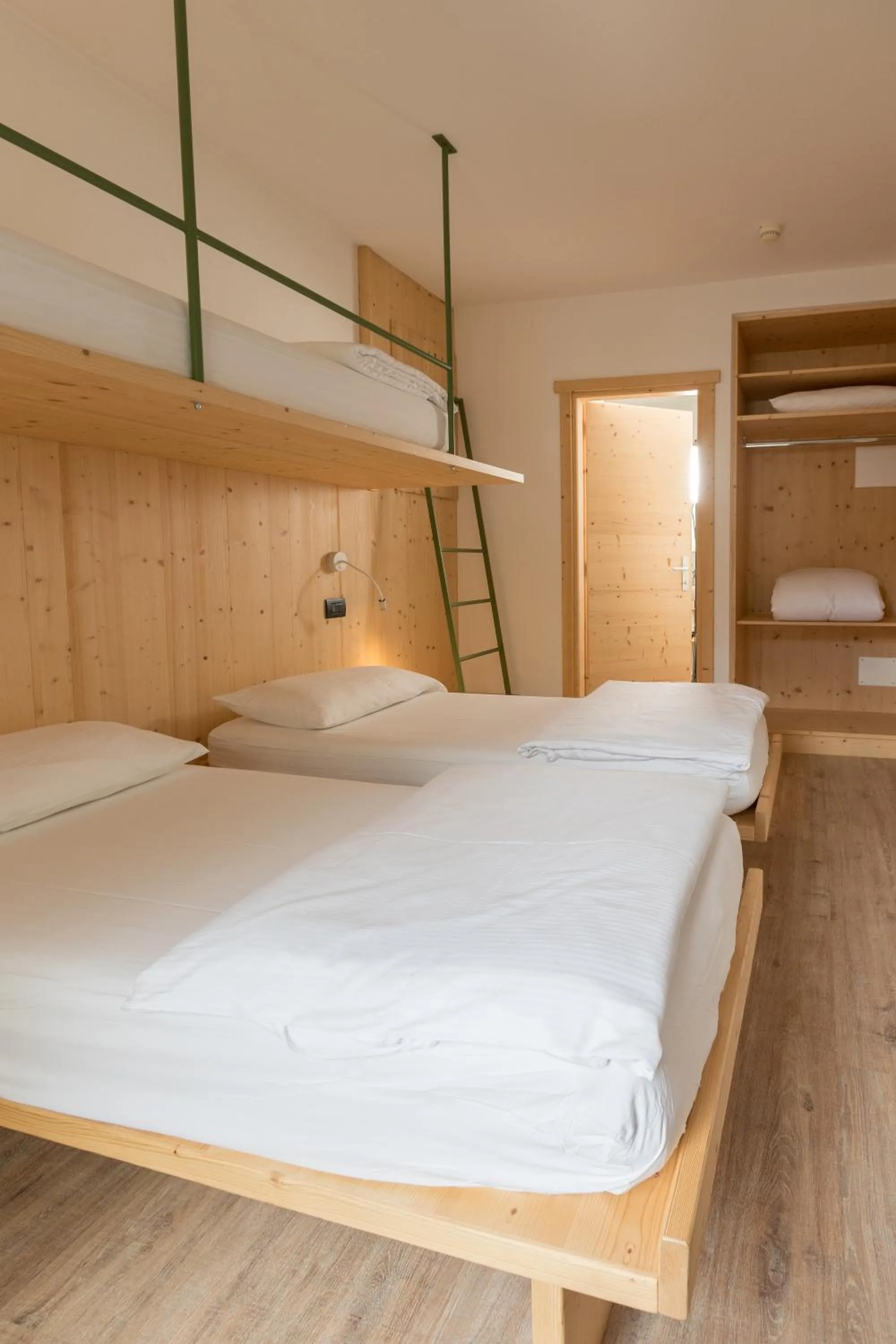 Photo of the whole room, Bed in Ostello Alpino