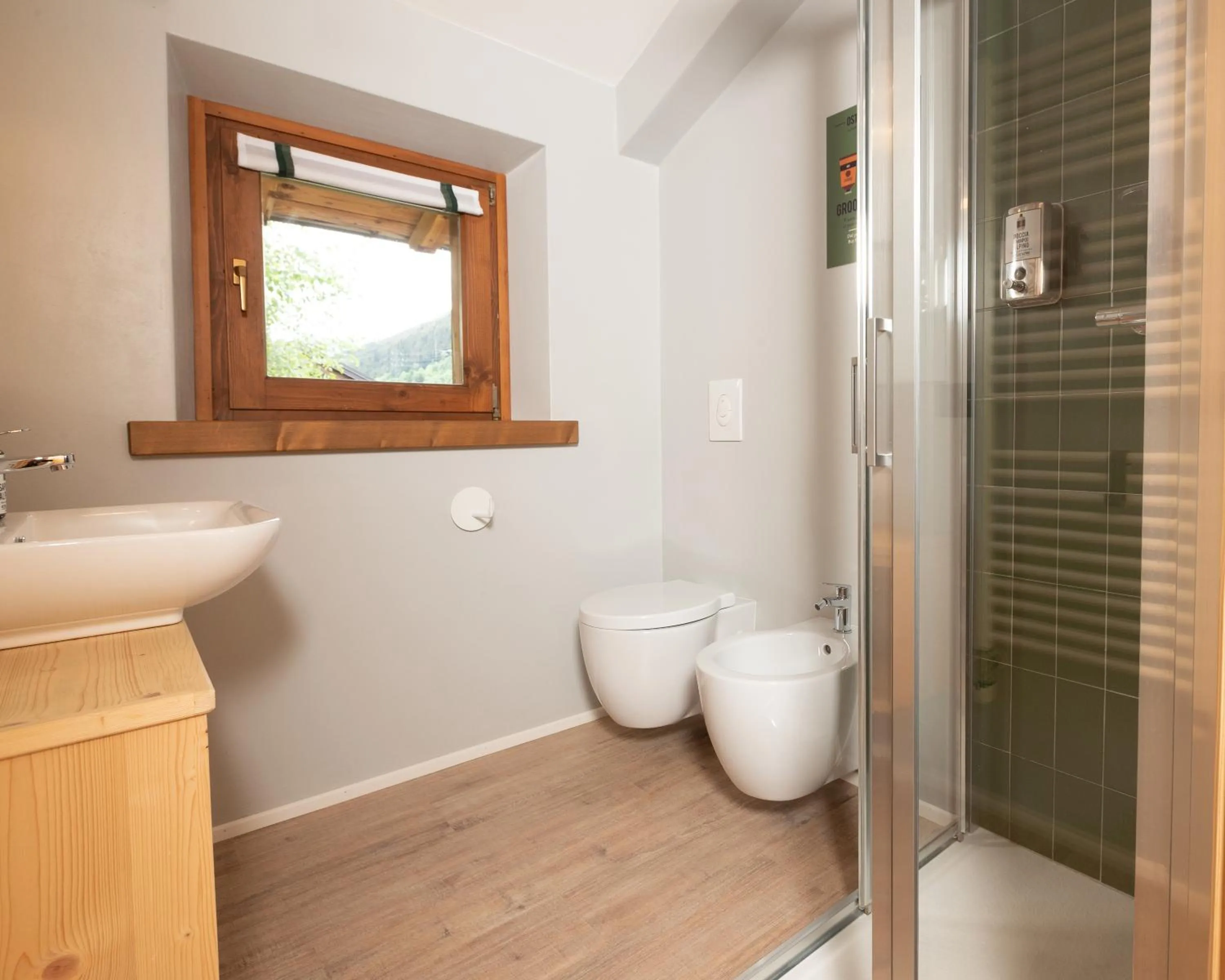 Shower in Ostello Alpino