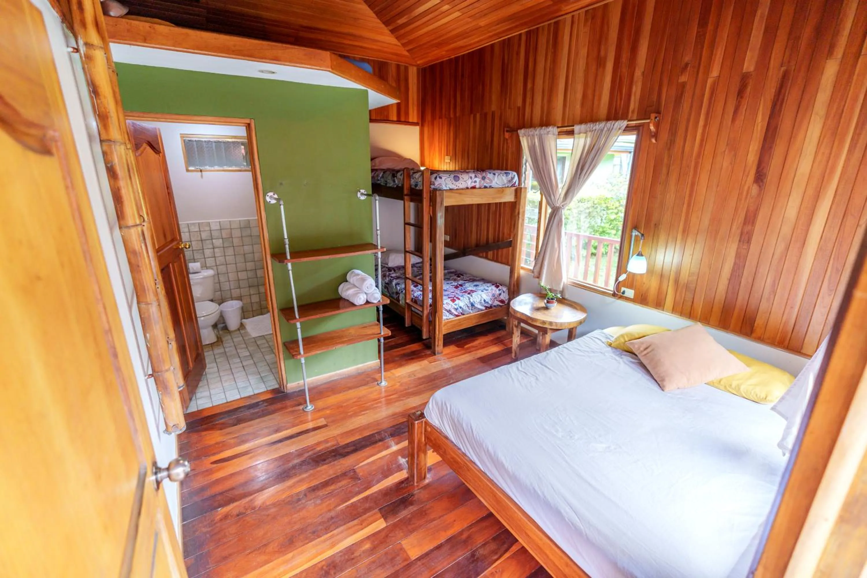 Photo of the whole room, Bed in Pension Santa Elena