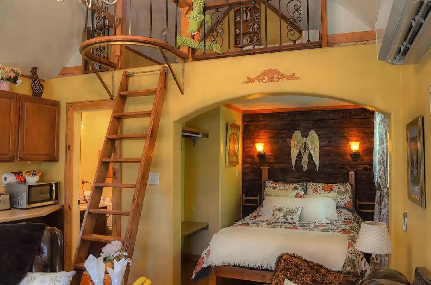 Bed in Rarumpelpunzeldornaschenwittchen Bed in Rarumpelpunzeldornaschenwittchen