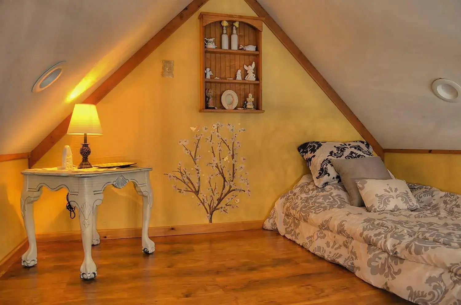 Bed in Rarumpelpunzeldornaschenwittchen Bed in Rarumpelpunzeldornaschenwittchen