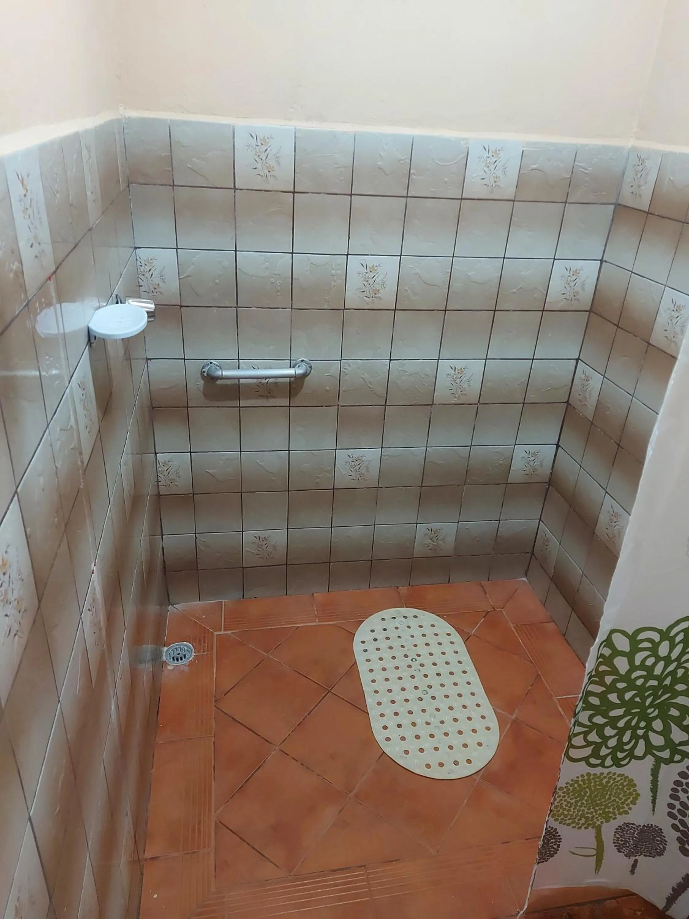 Shower in Hotel Torre Fuerte