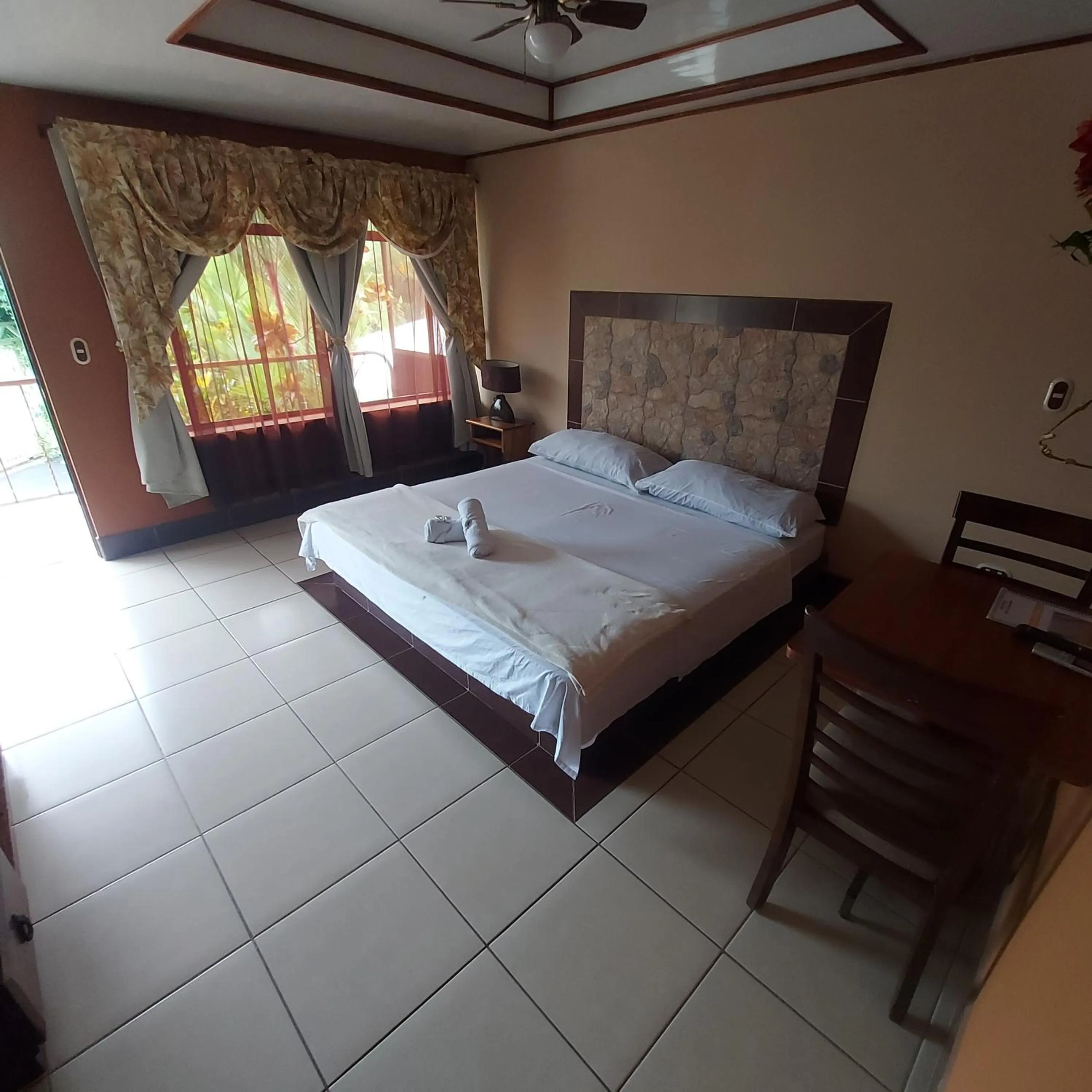 Bed in Hotel Torre Fuerte