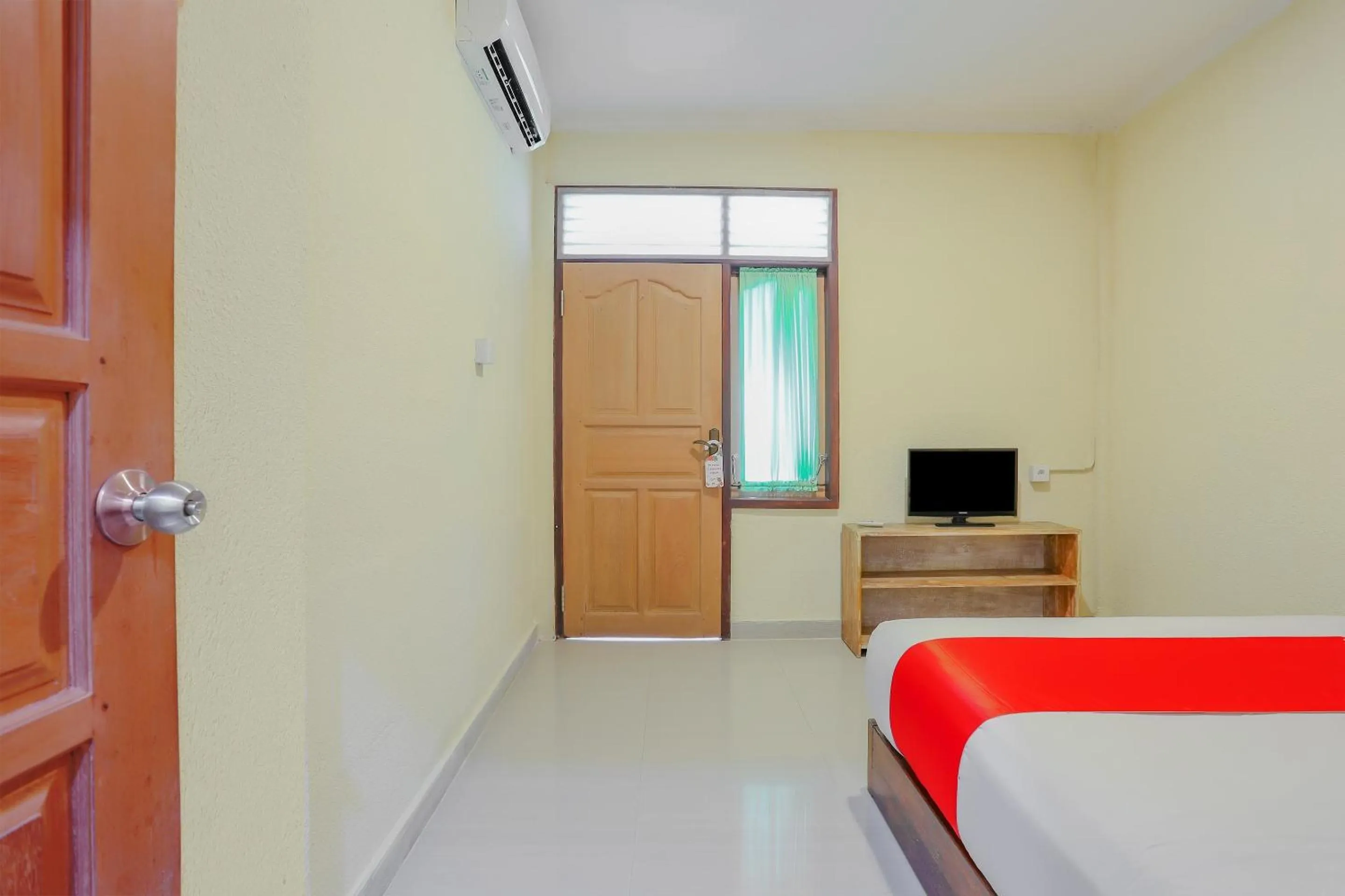 Bedroom, Bed in OYO Life 90301 Hidden Village Uluwatu