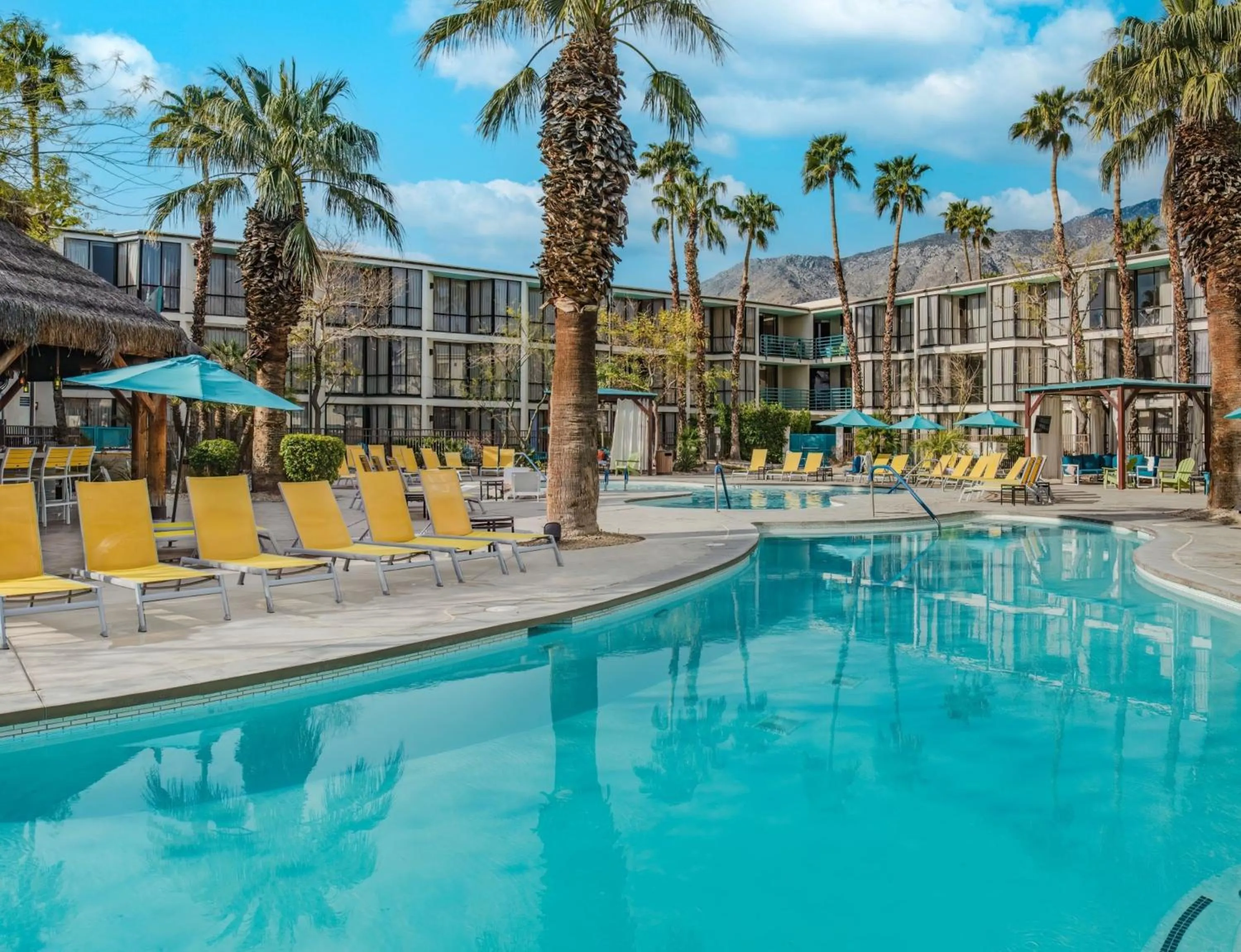 Swimming pool in Riviera Resort Palm Springs