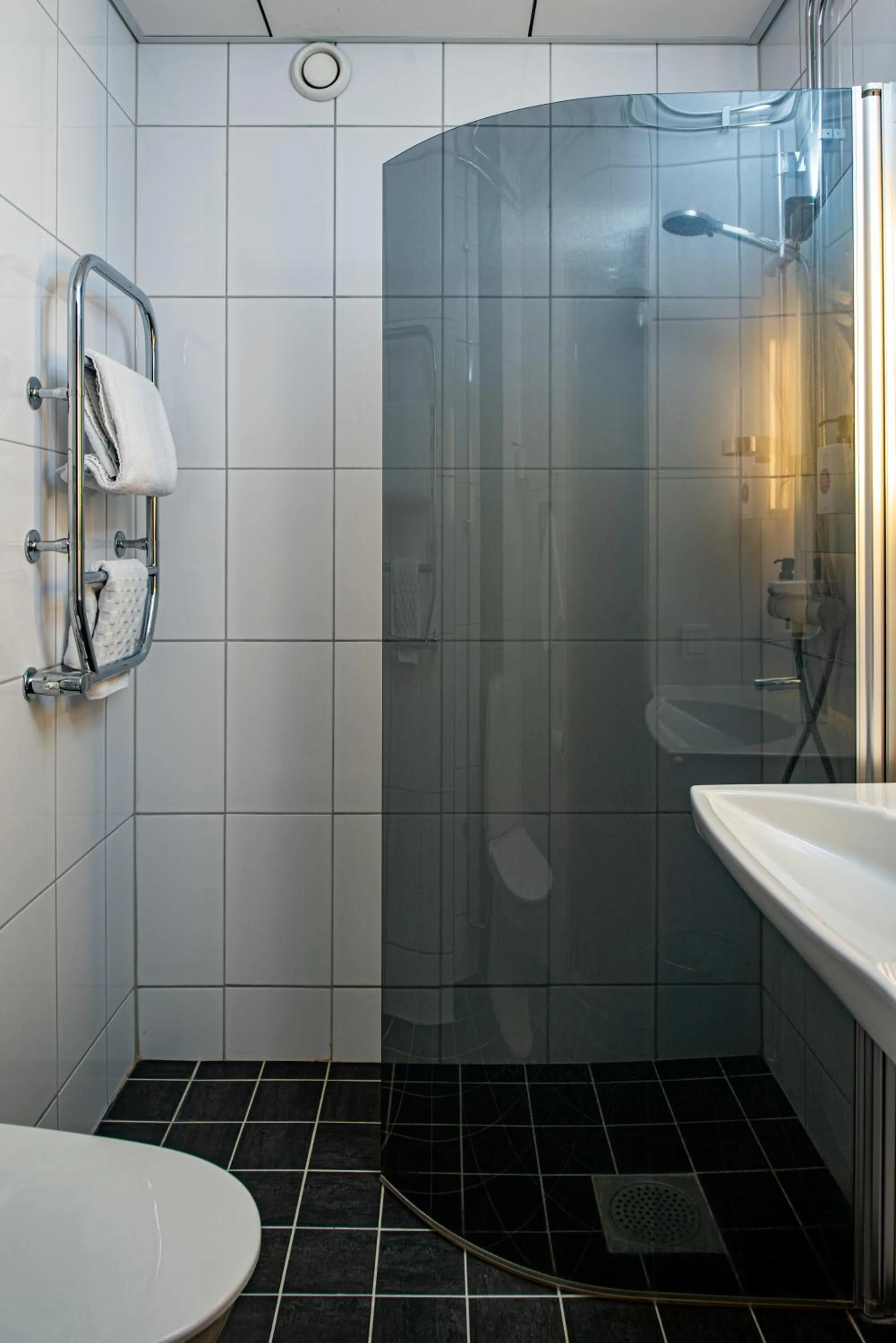 Shower in Quality Hotel Statt