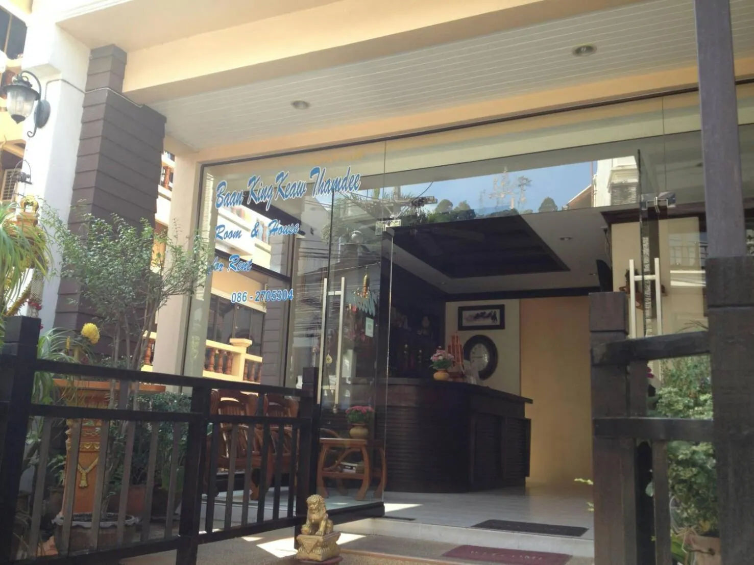 Facade/entrance in Baan Kingkeaw Thamdee Patong