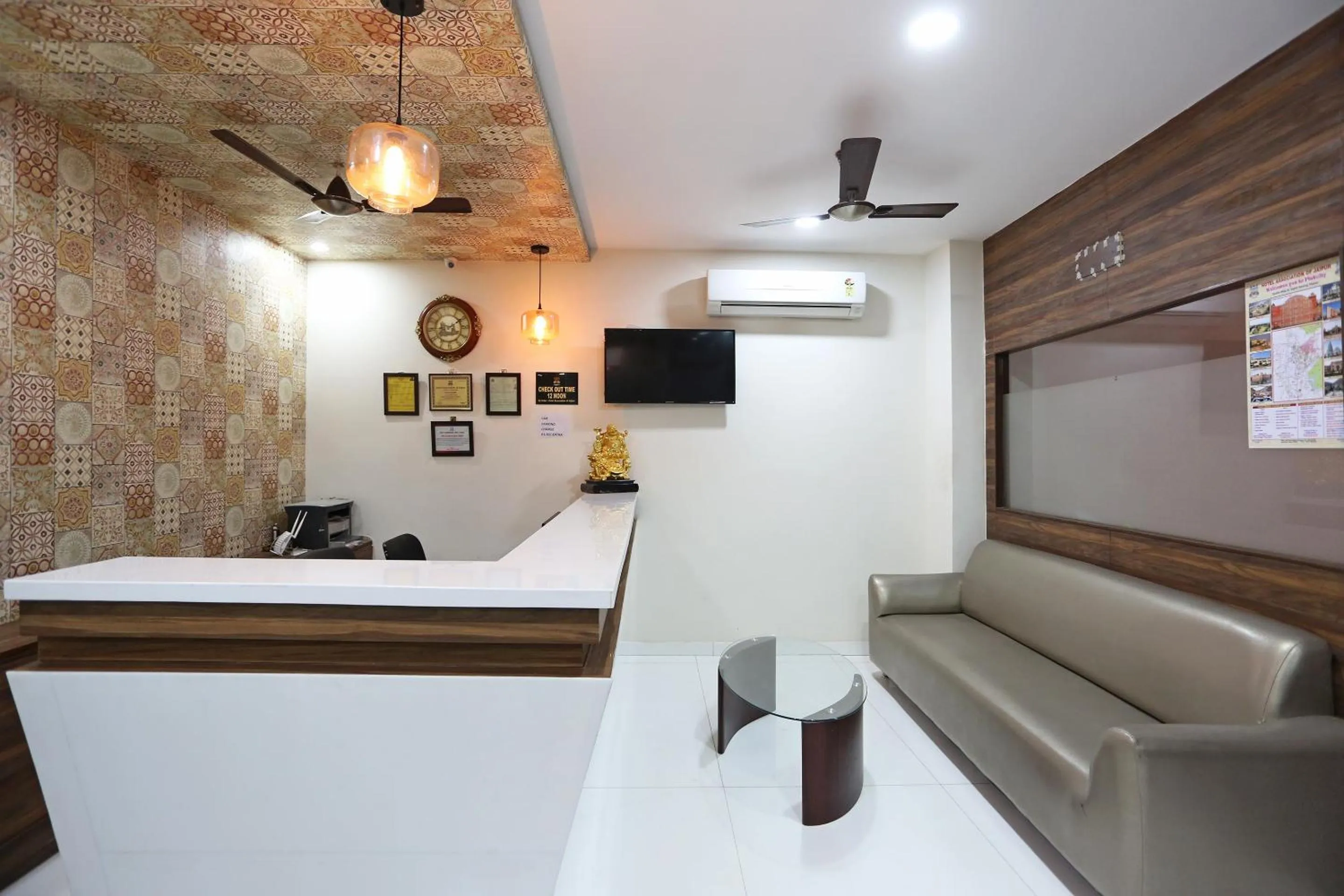 Lobby or reception in Super Capital O Swastika