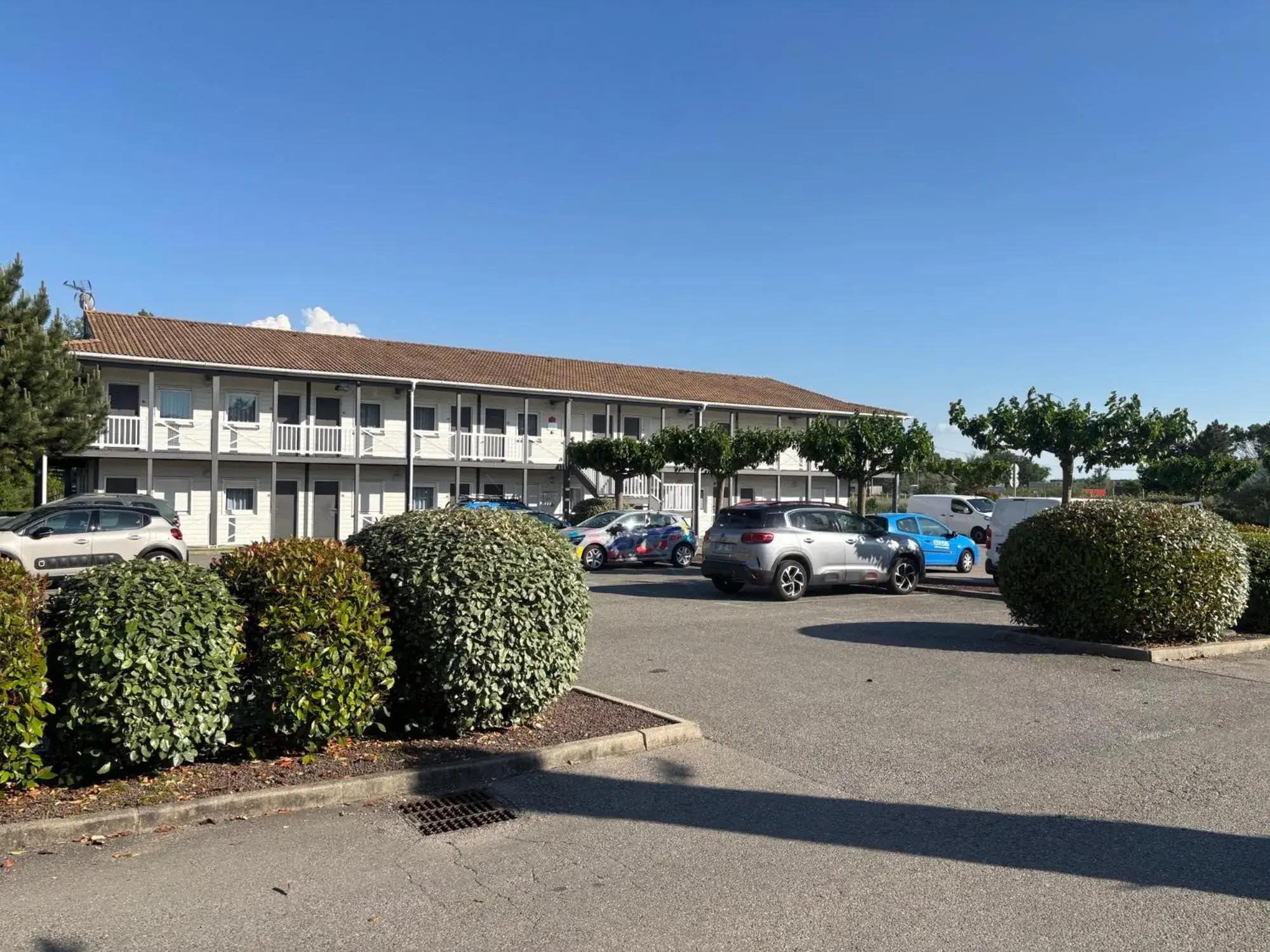 Property building in Brit Hotel Confort Manosque Cadarache Property building in Brit Hotel Confort Manosque Cadarache