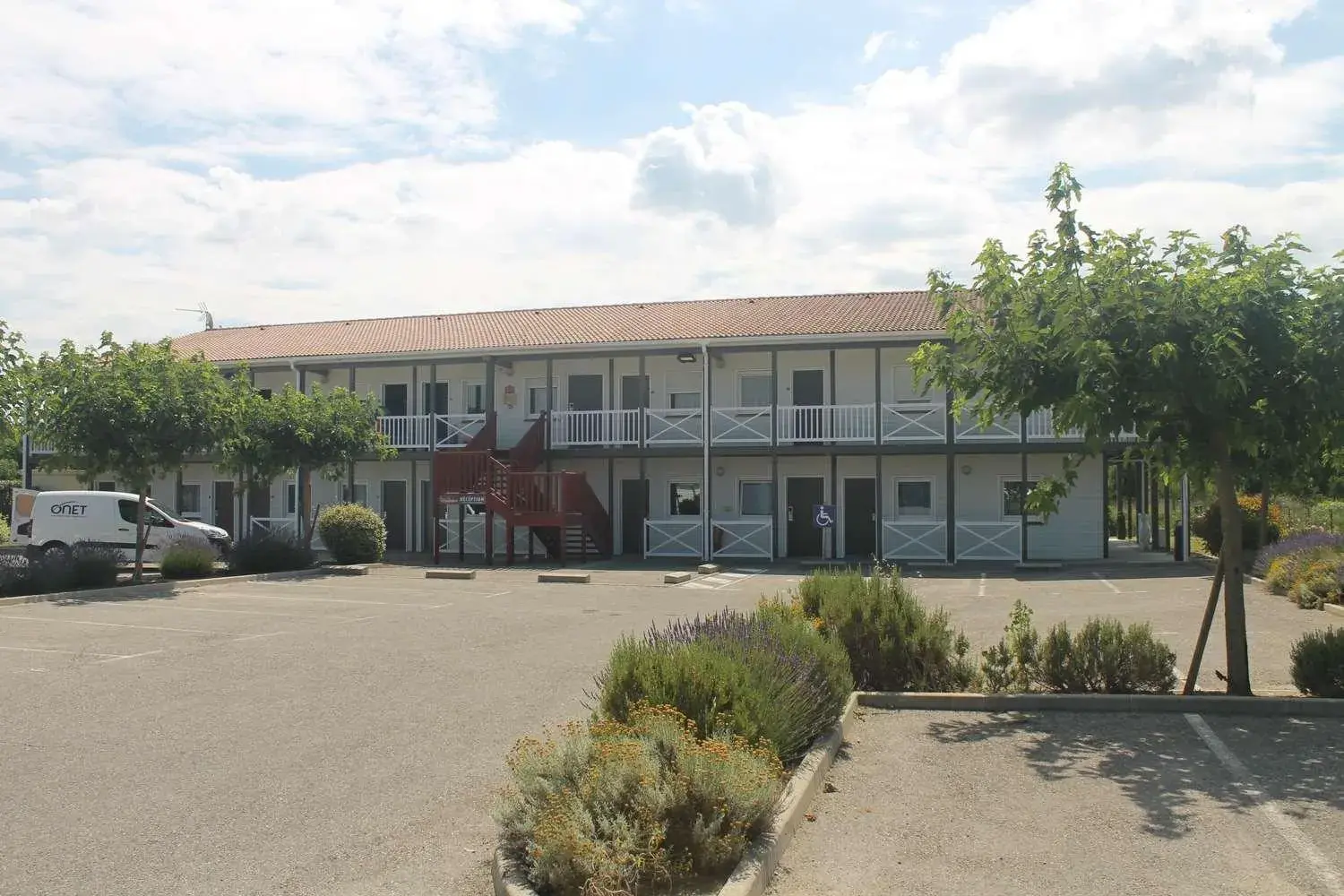 Property building in Brit Hotel Confort Manosque Cadarache Property building in Brit Hotel Confort Manosque Cadarache