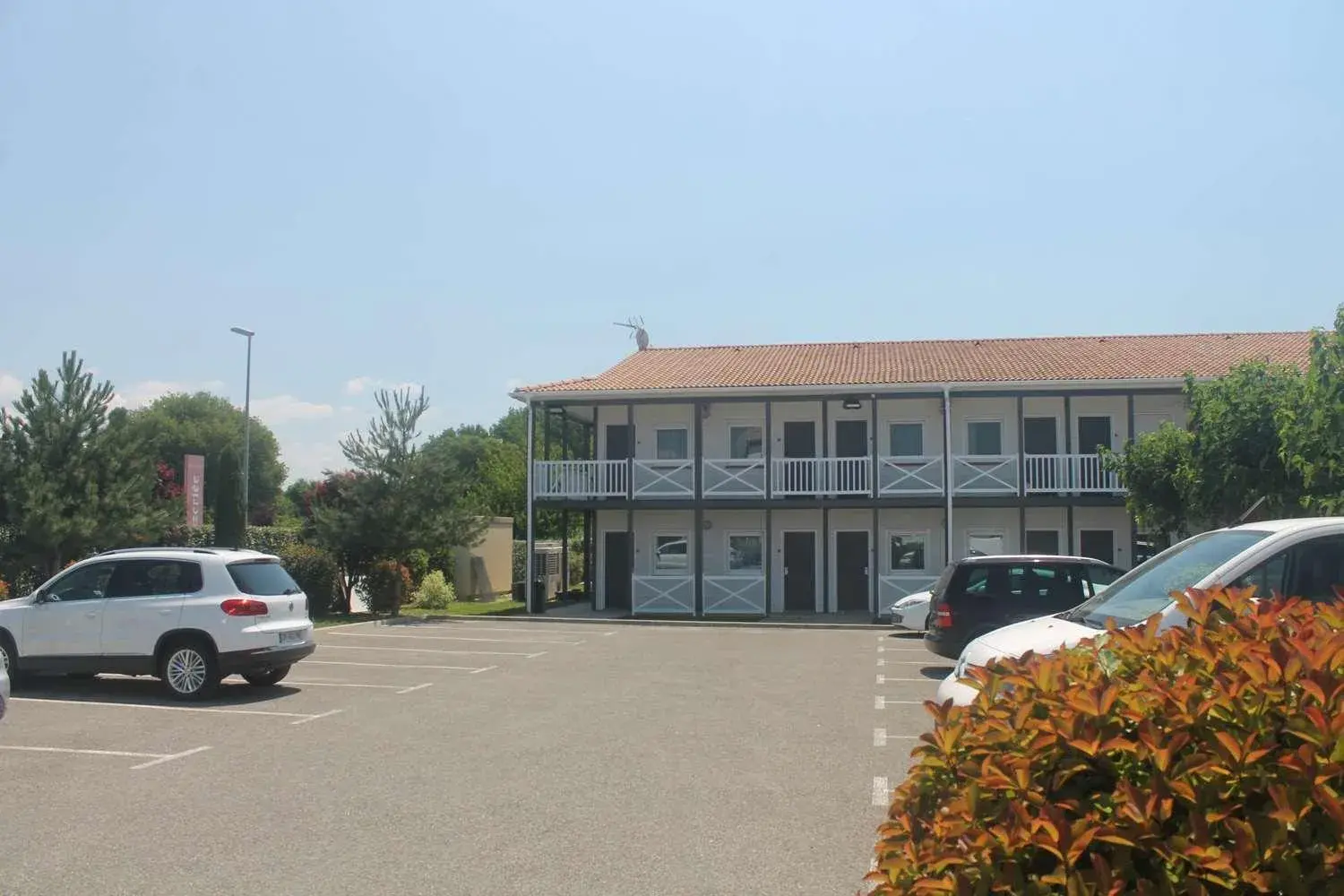 Property building in Brit Hotel Confort Manosque Cadarache Property building in Brit Hotel Confort Manosque Cadarache