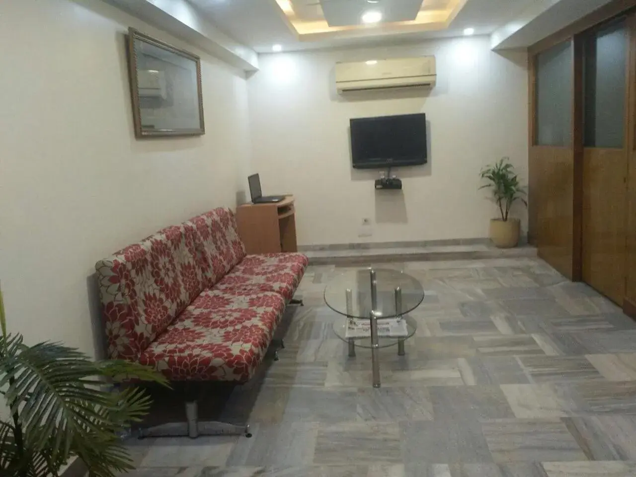 Lobby or reception in Pamposh Guest House GK II Market Lobby or reception in Pamposh Guest House GK II Market