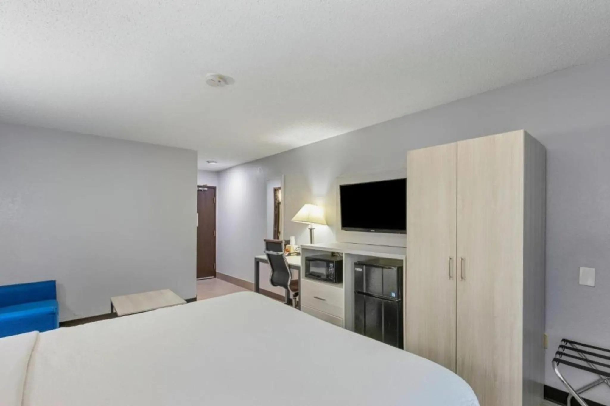 Photo of the whole room, Bed in Days Inn by Wyndham Savannah Gateway I-95