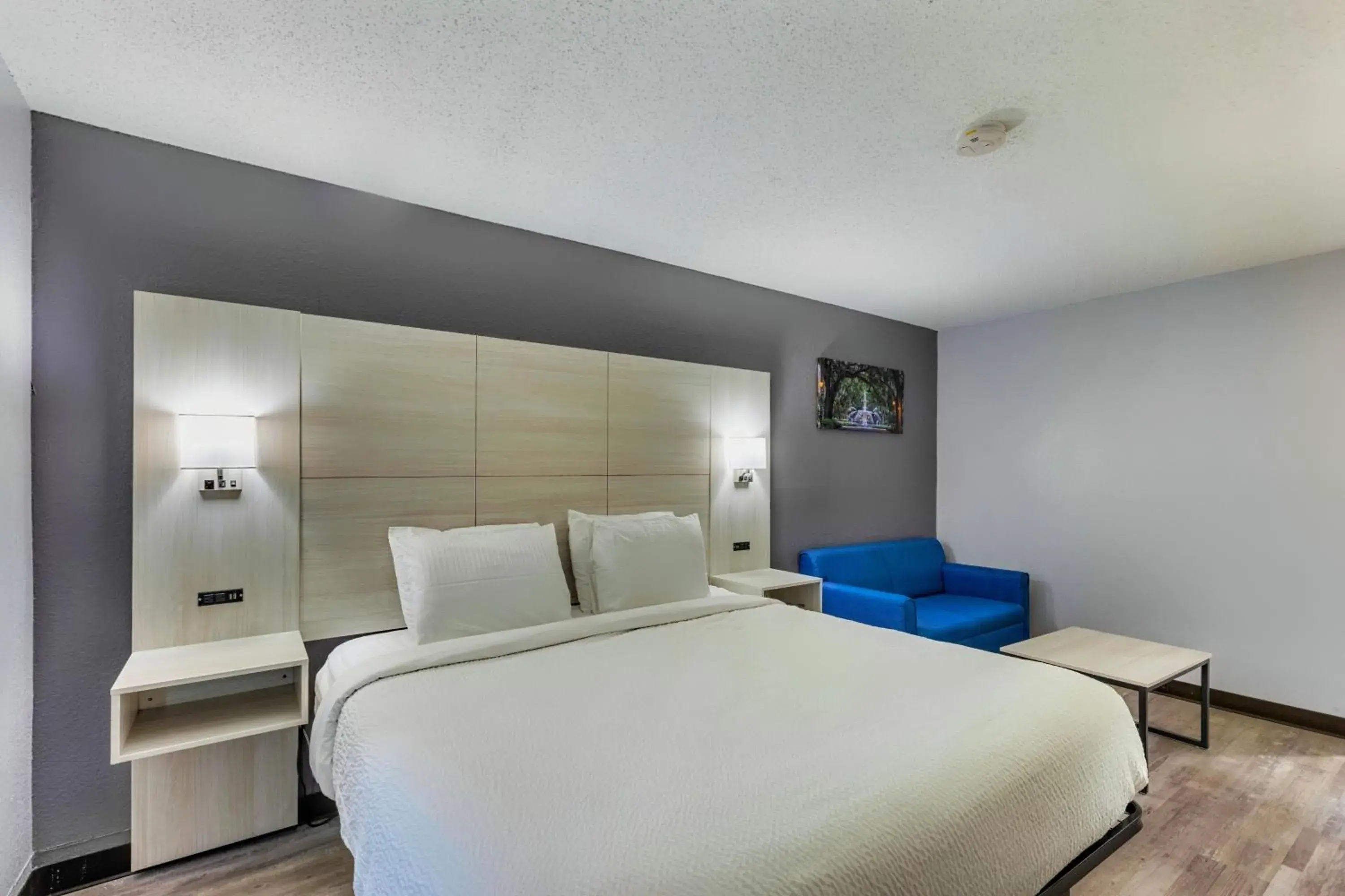 Bed in Days Inn by Wyndham Savannah Gateway I-95 Bed in Days Inn by Wyndham Savannah Gateway I-95