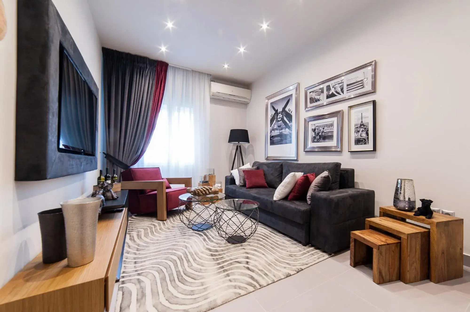 TV and multimedia in Acropolis View Deluxe Penthouse & Luxury Apartments TV and multimedia in Acropolis View Deluxe Penthouse & Luxury Apartments