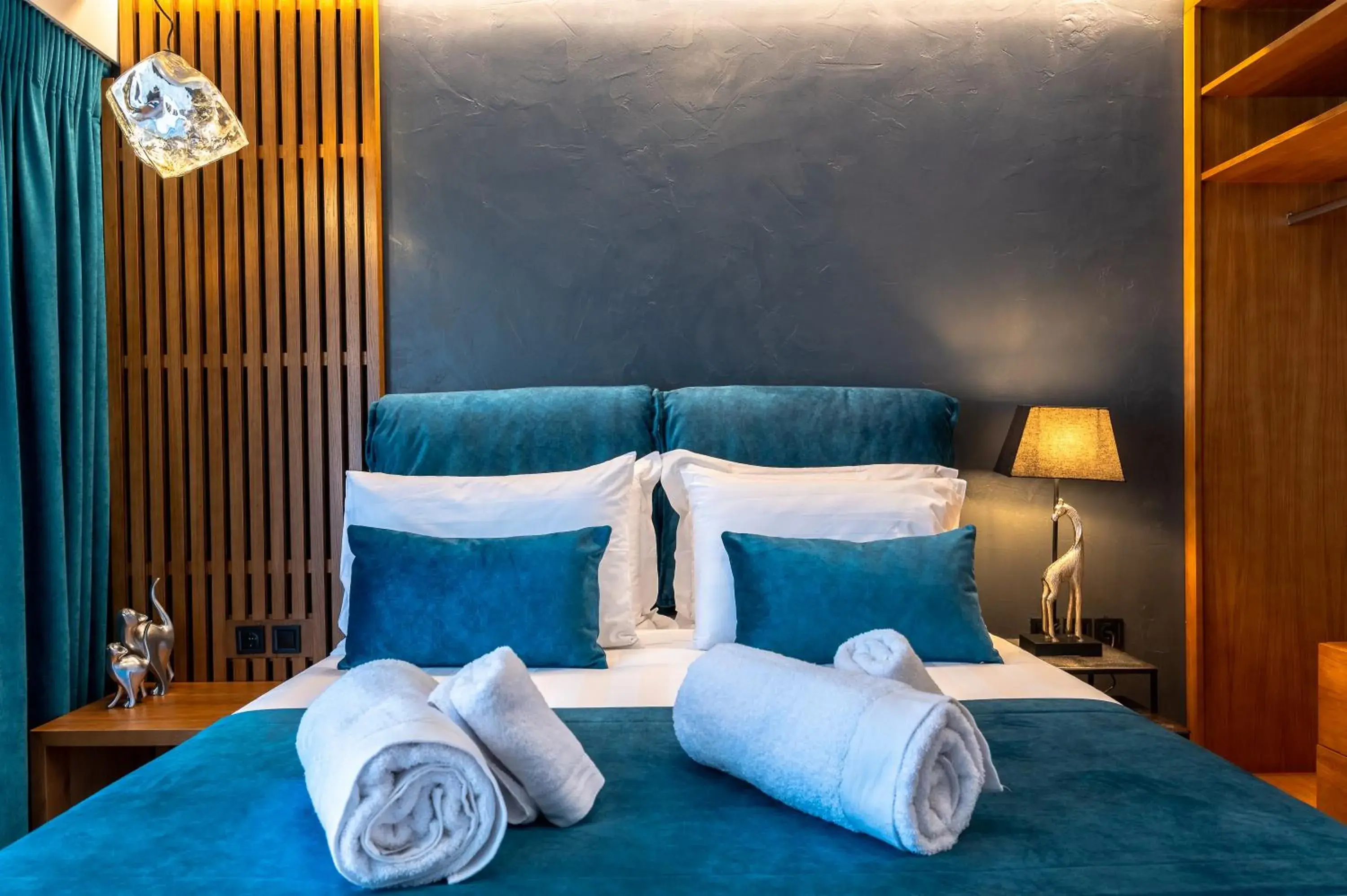 Bed in Acropolis View Deluxe Penthouse & Luxury Apartments Bed in Acropolis View Deluxe Penthouse & Luxury Apartments