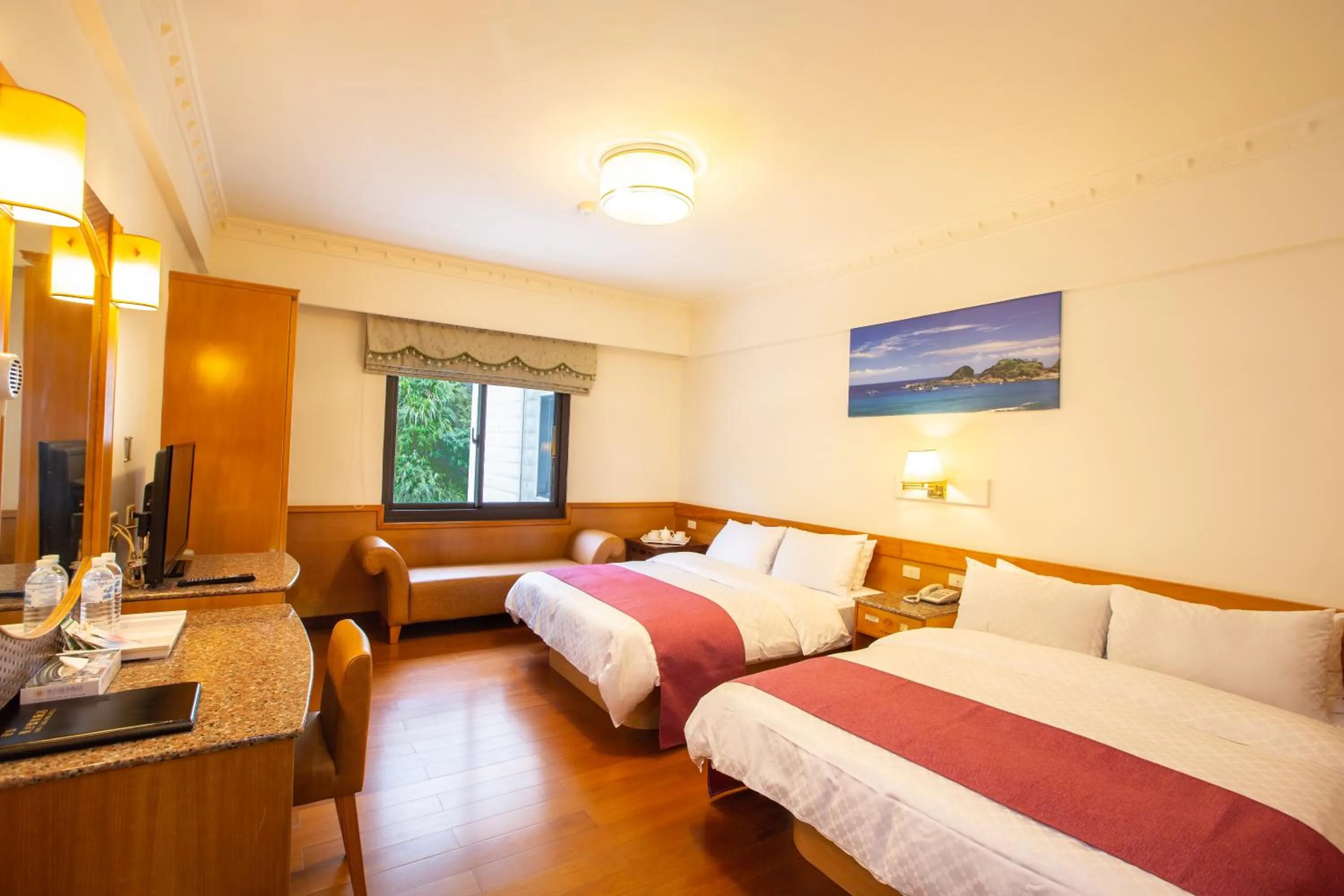 bunk bed, Bed in Dong Tair Spa Hotel