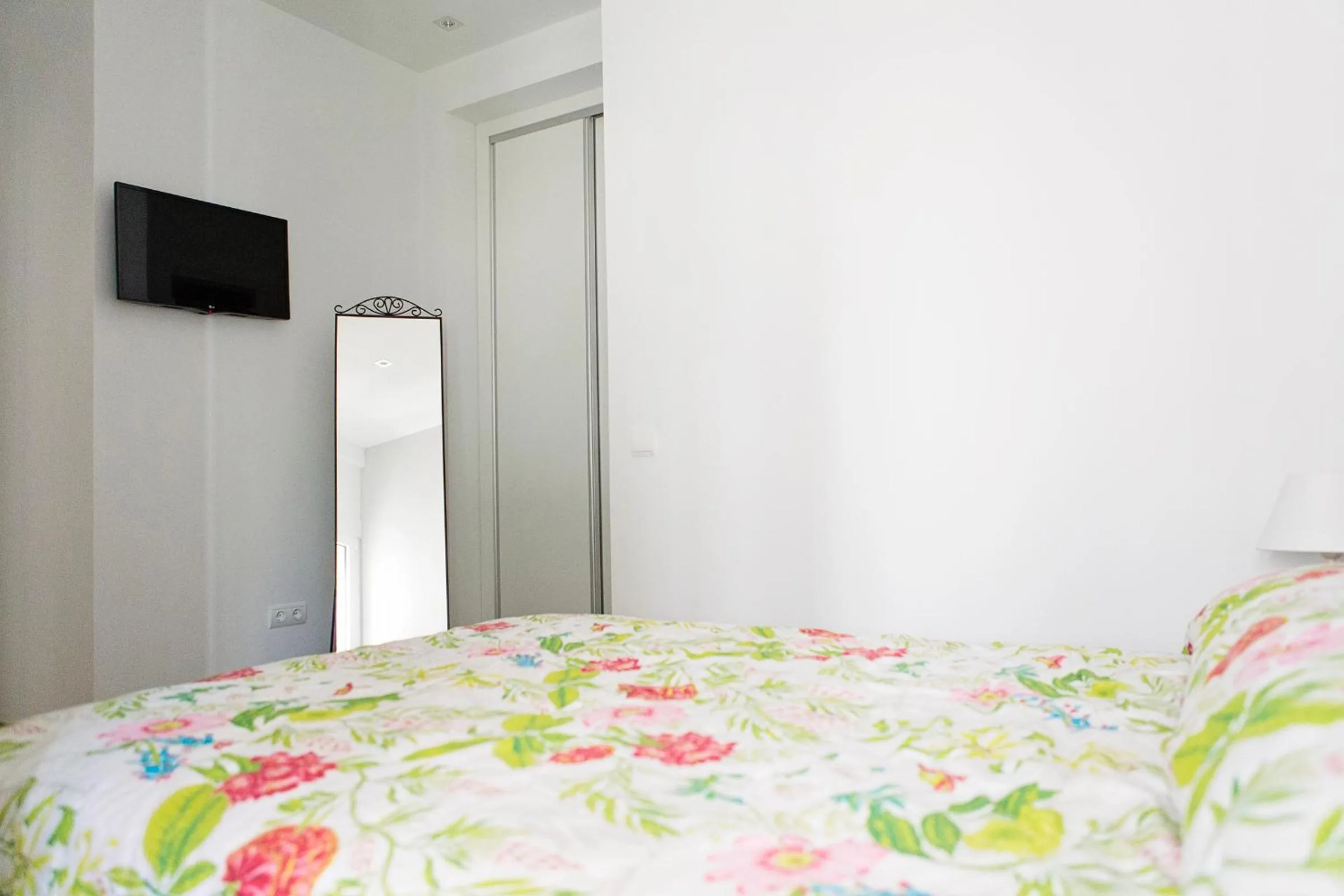 Bedroom, Bed in Hello Málaga Flat Victoria