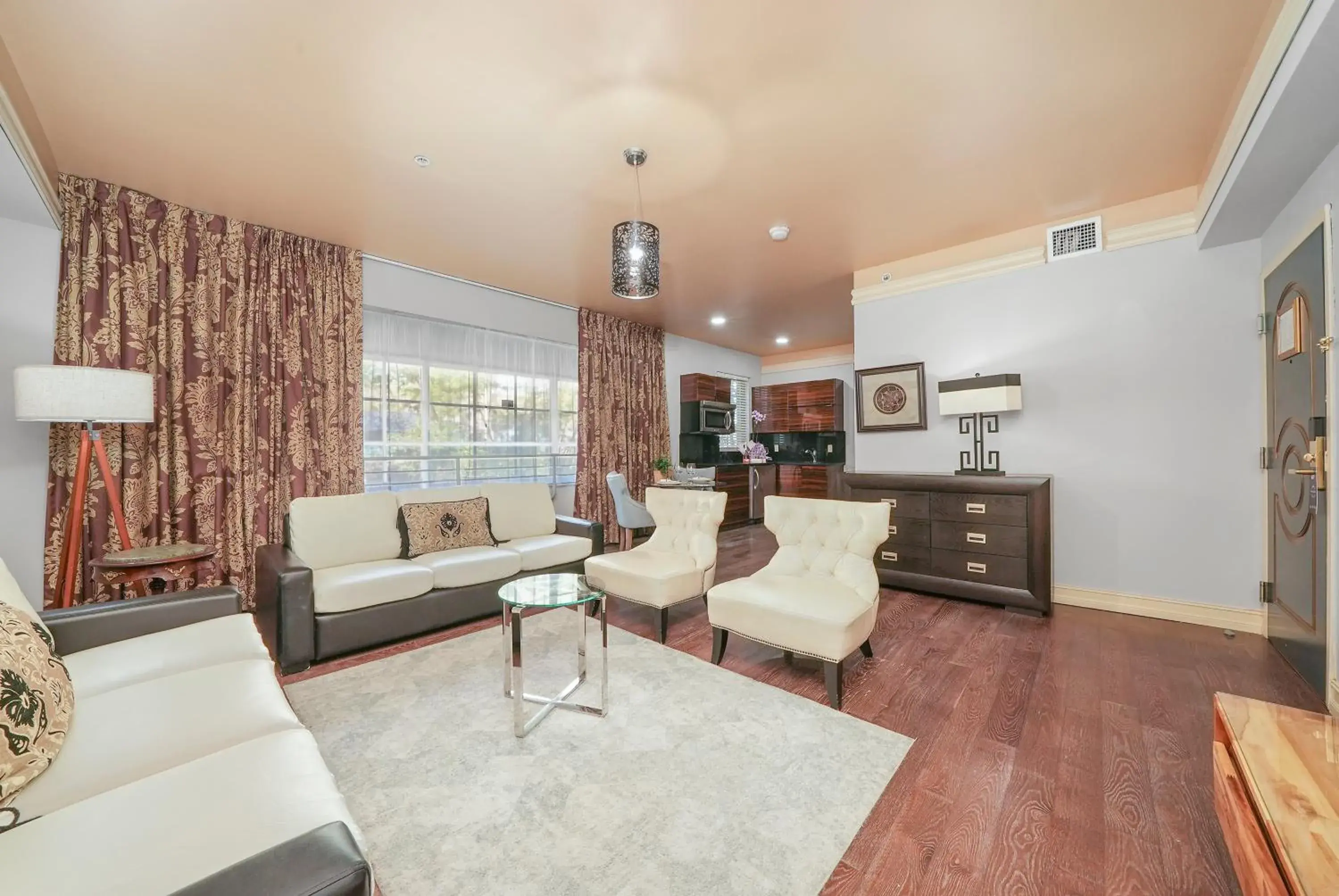 Living room in Riviera Suites Living room in Riviera Suites