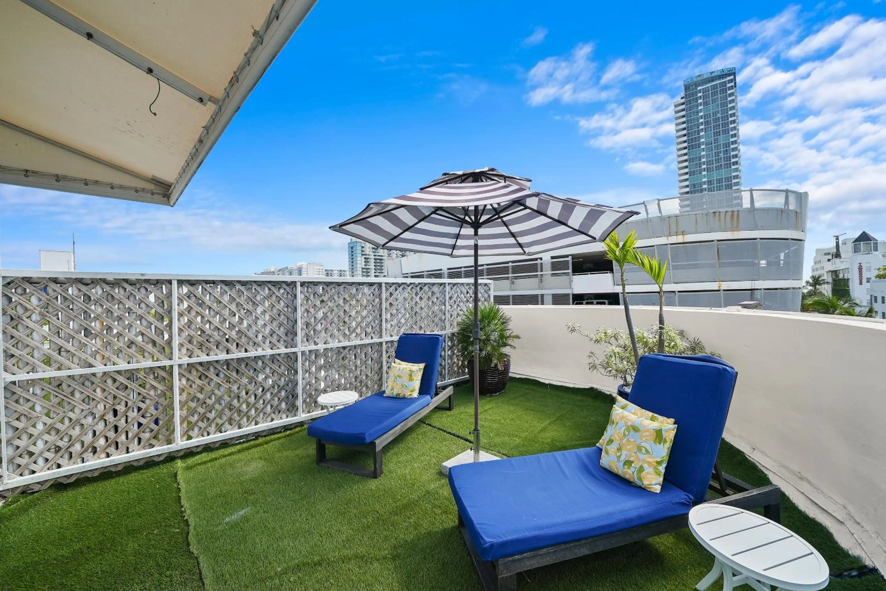 Balcony/Terrace in Riviera Suites