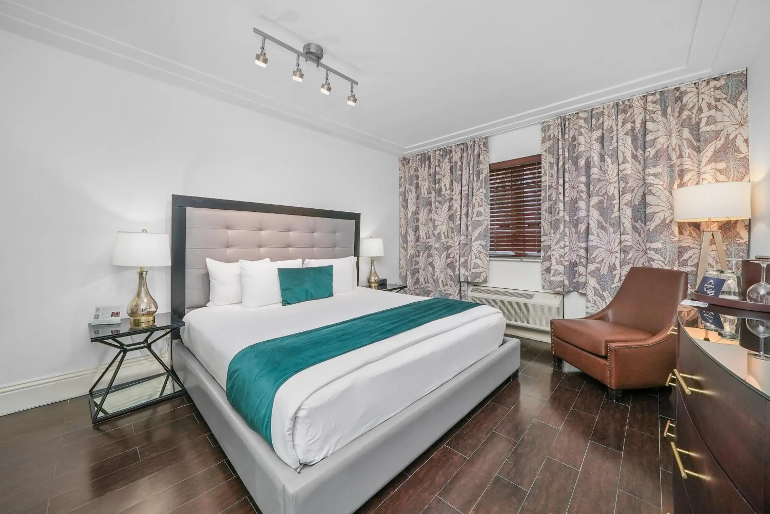 Classic King in Riviera Suites Classic King in Riviera Suites